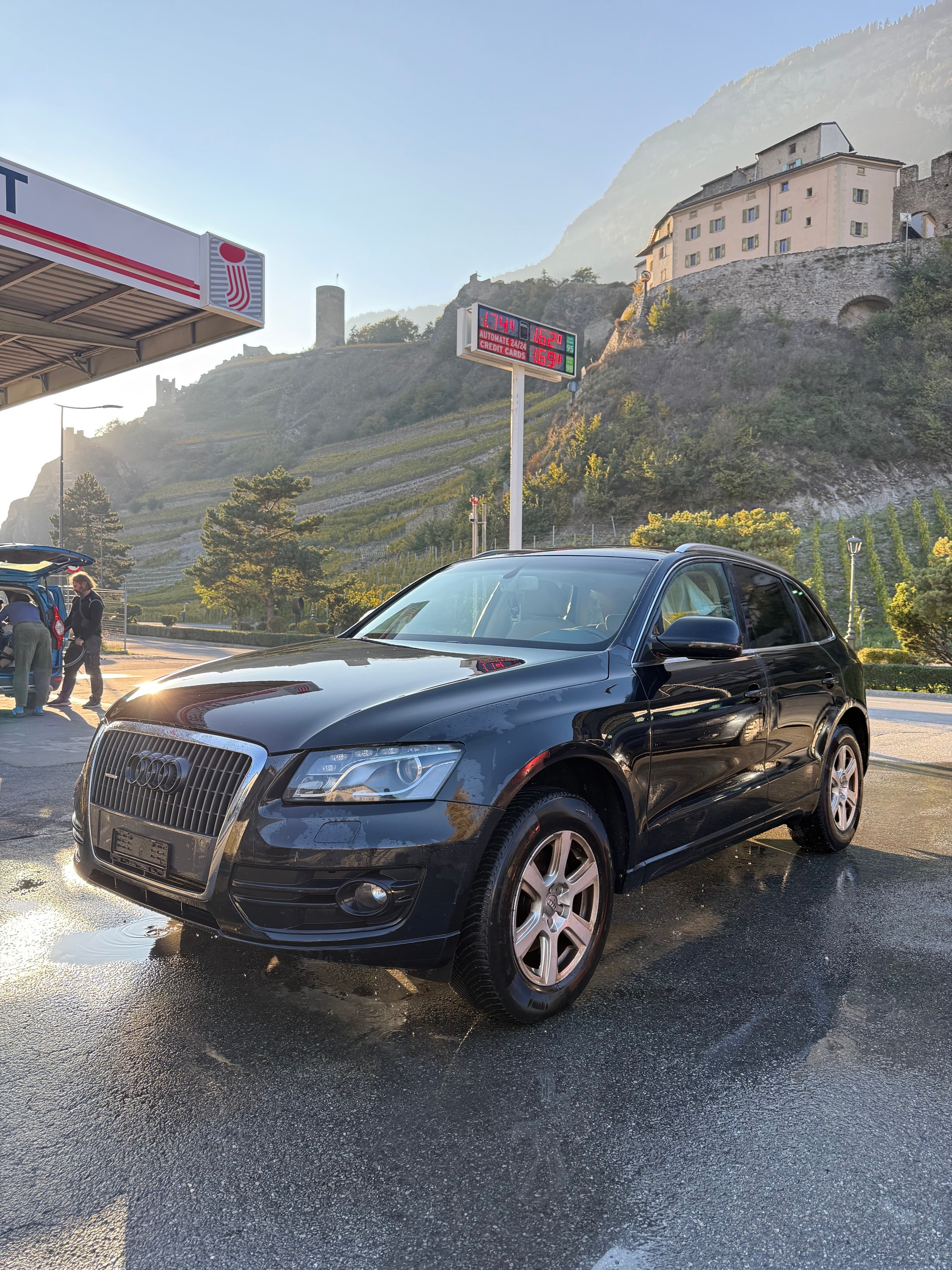 AUDI Q5 2.0 TFSI quattro S-tronic-image-1