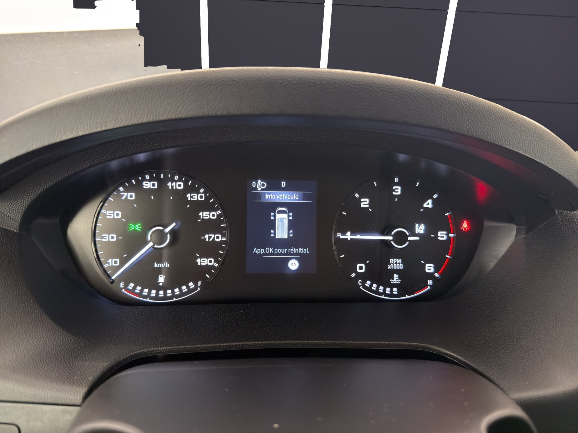 CITROEN Jumper 35 2.2 BlueHDi L2H2 EAT8-image-8