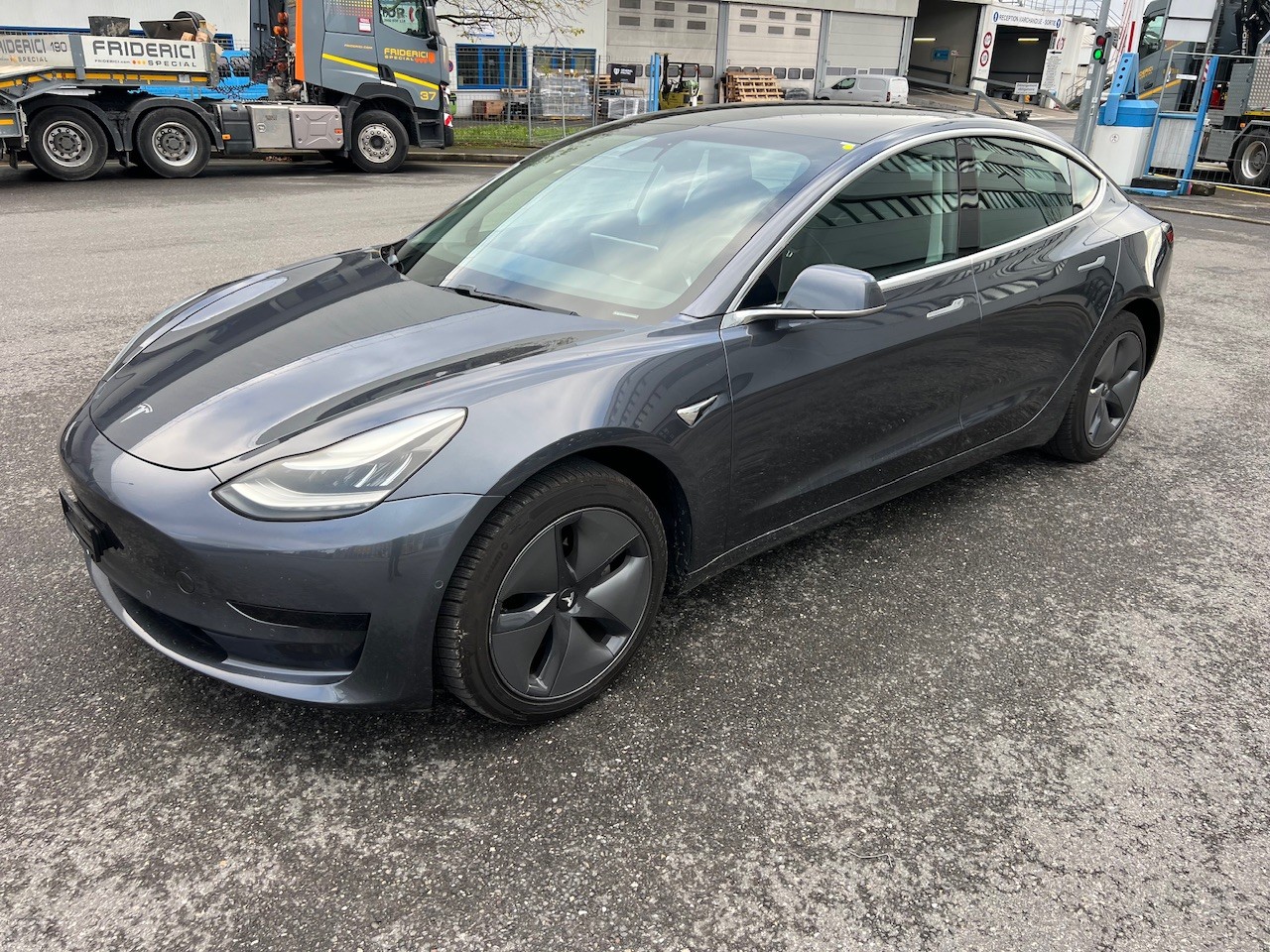 TESLA Model 3