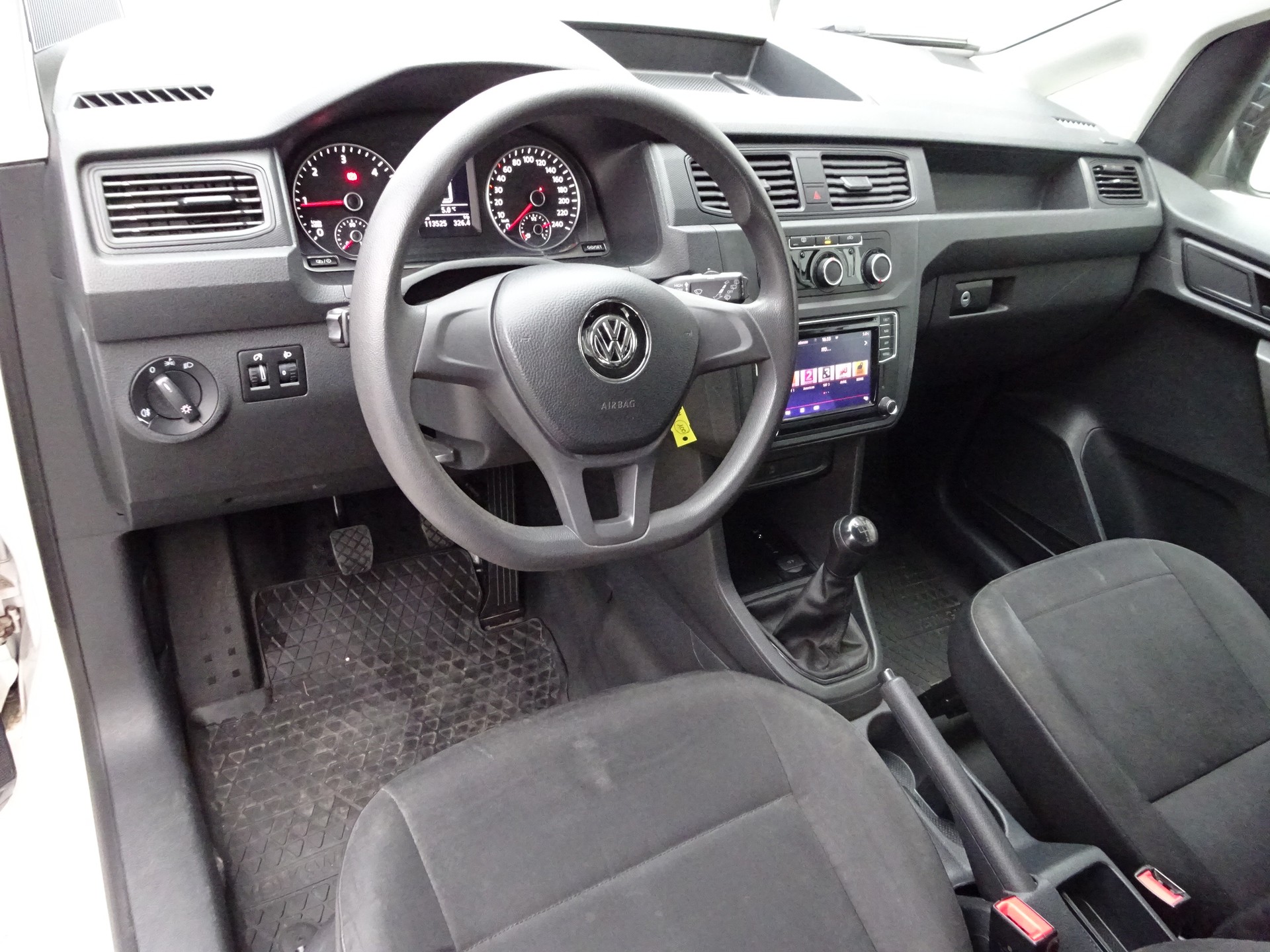 VW Caddy 2.0TDI BlueMotion Technology-image-16