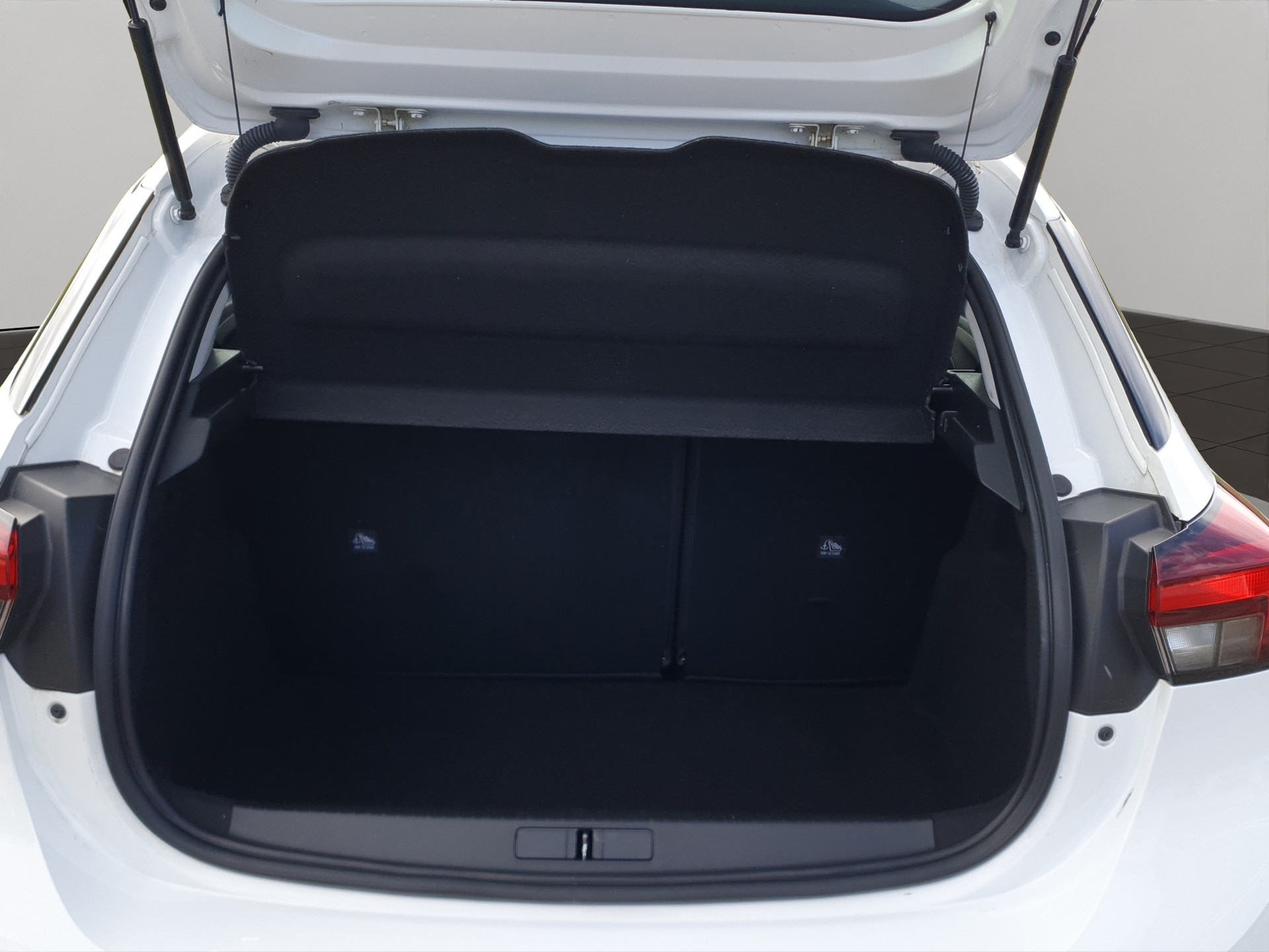 OPEL Corsa 1.2 TP Edition-image-15