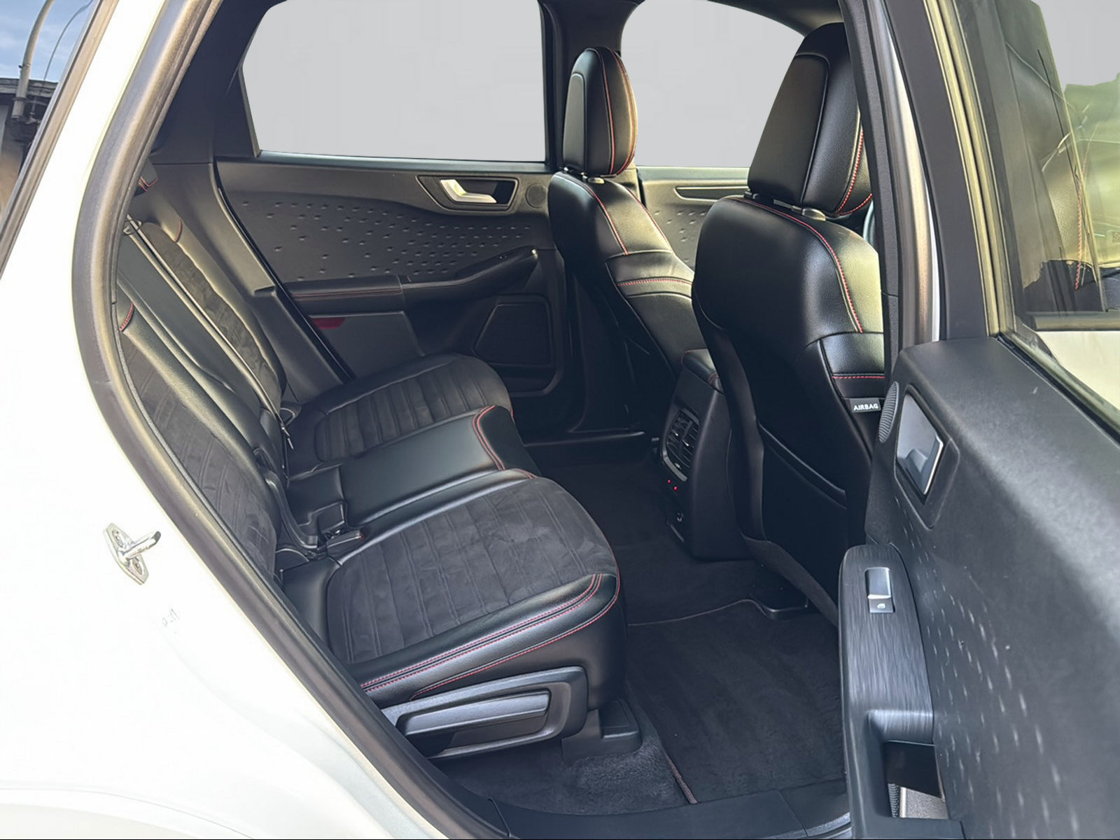 FORD Kuga 2.5 PHEV ST-Line X 2WD-image-12
