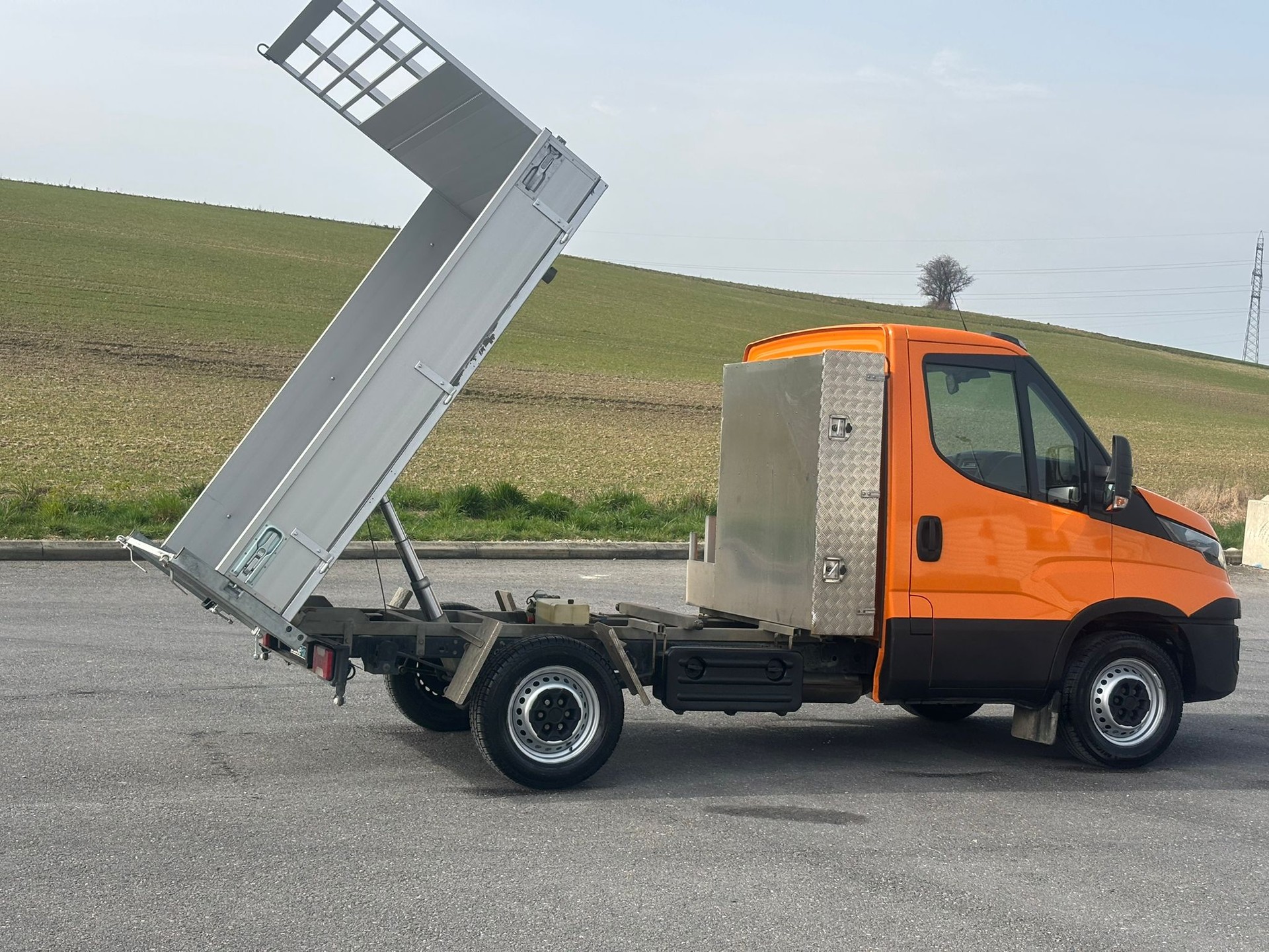 IVECO 35 S 12 A8 pont basculant vertical-image-10