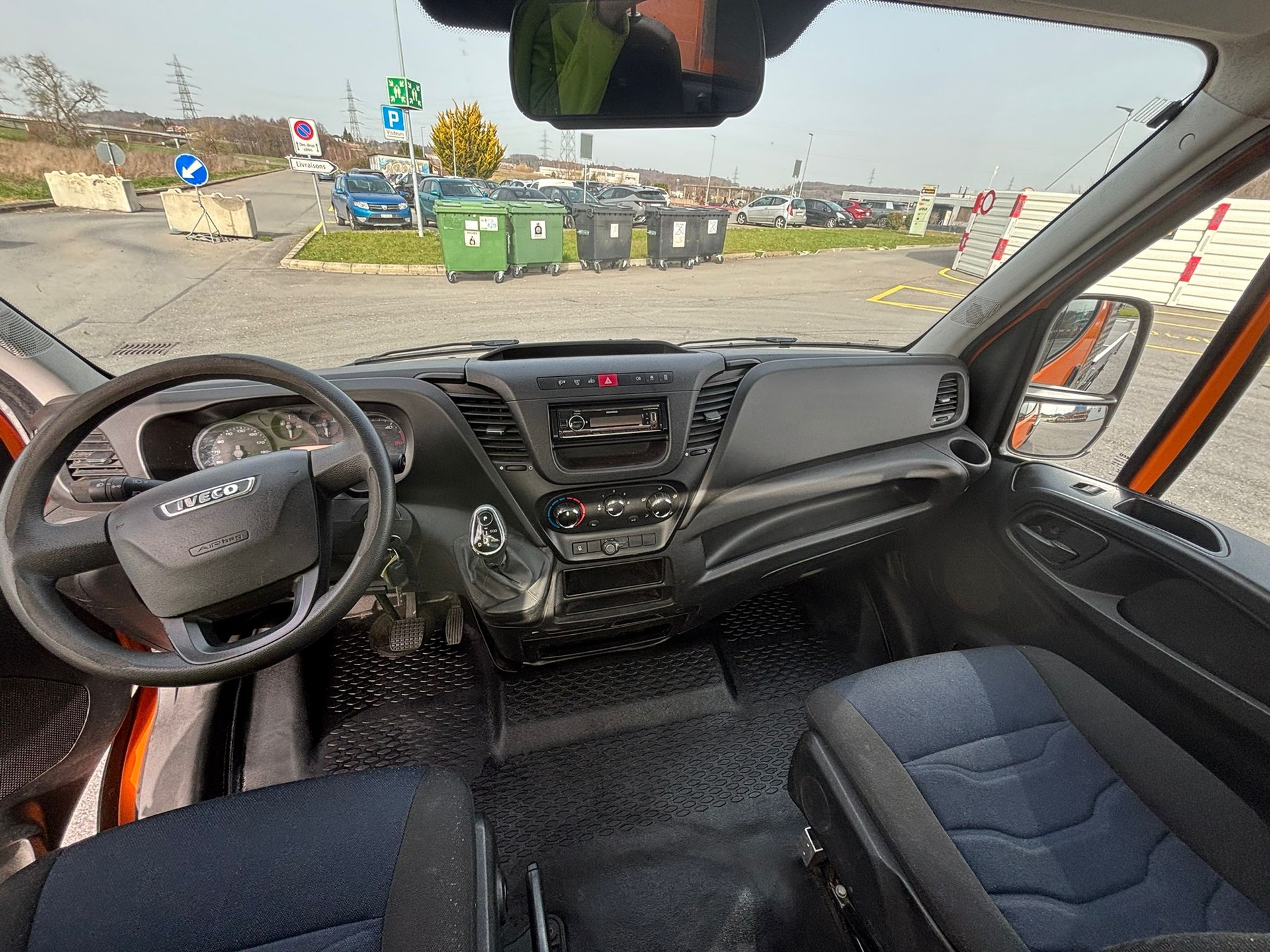 IVECO 35 S 12 A8 pont basculant vertical-showroom-element-2
