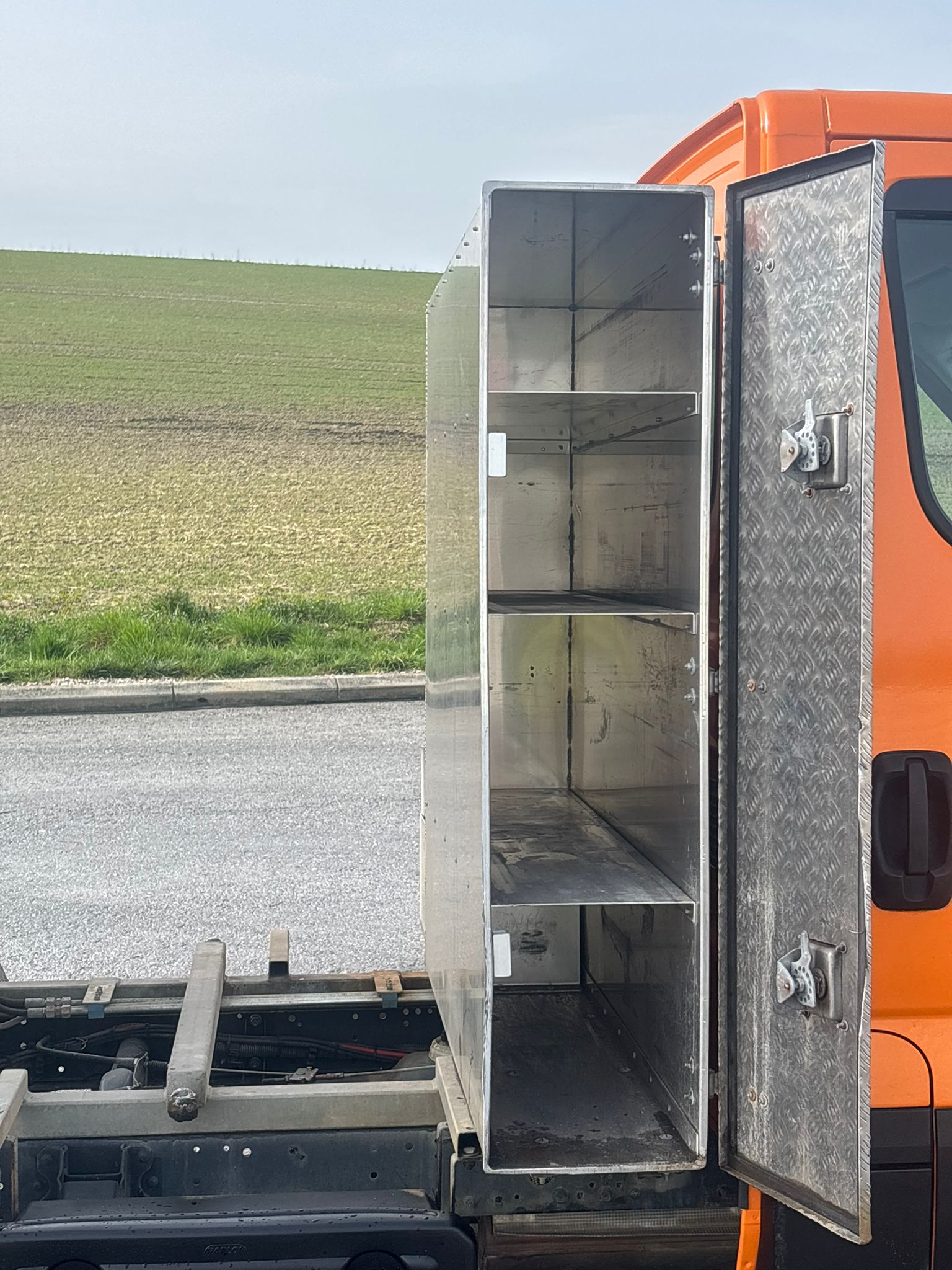 IVECO 35 S 12 A8 pont basculant vertical-image-9