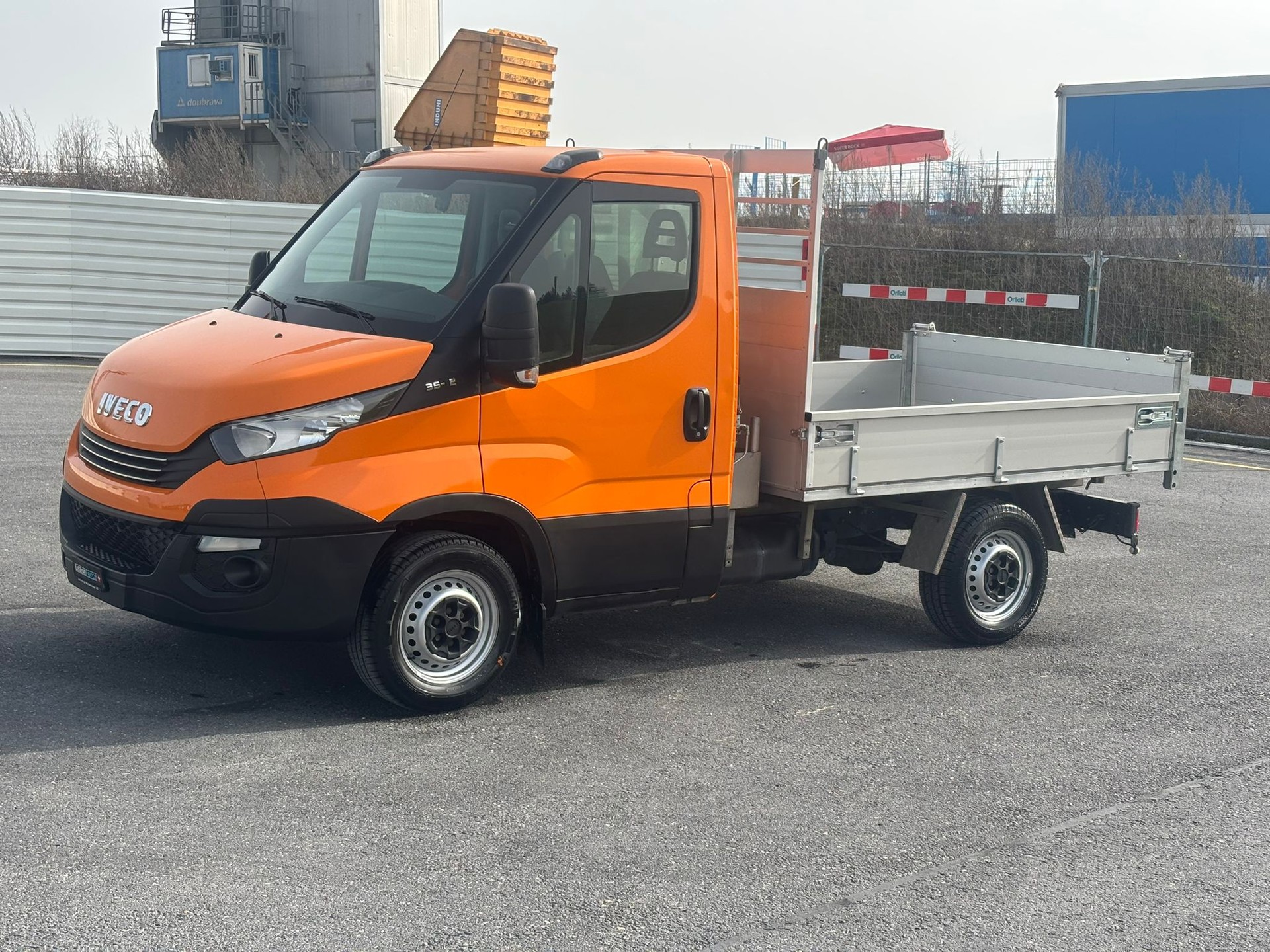 IVECO 35 S 12 A8 pont basculant vertical-image-18