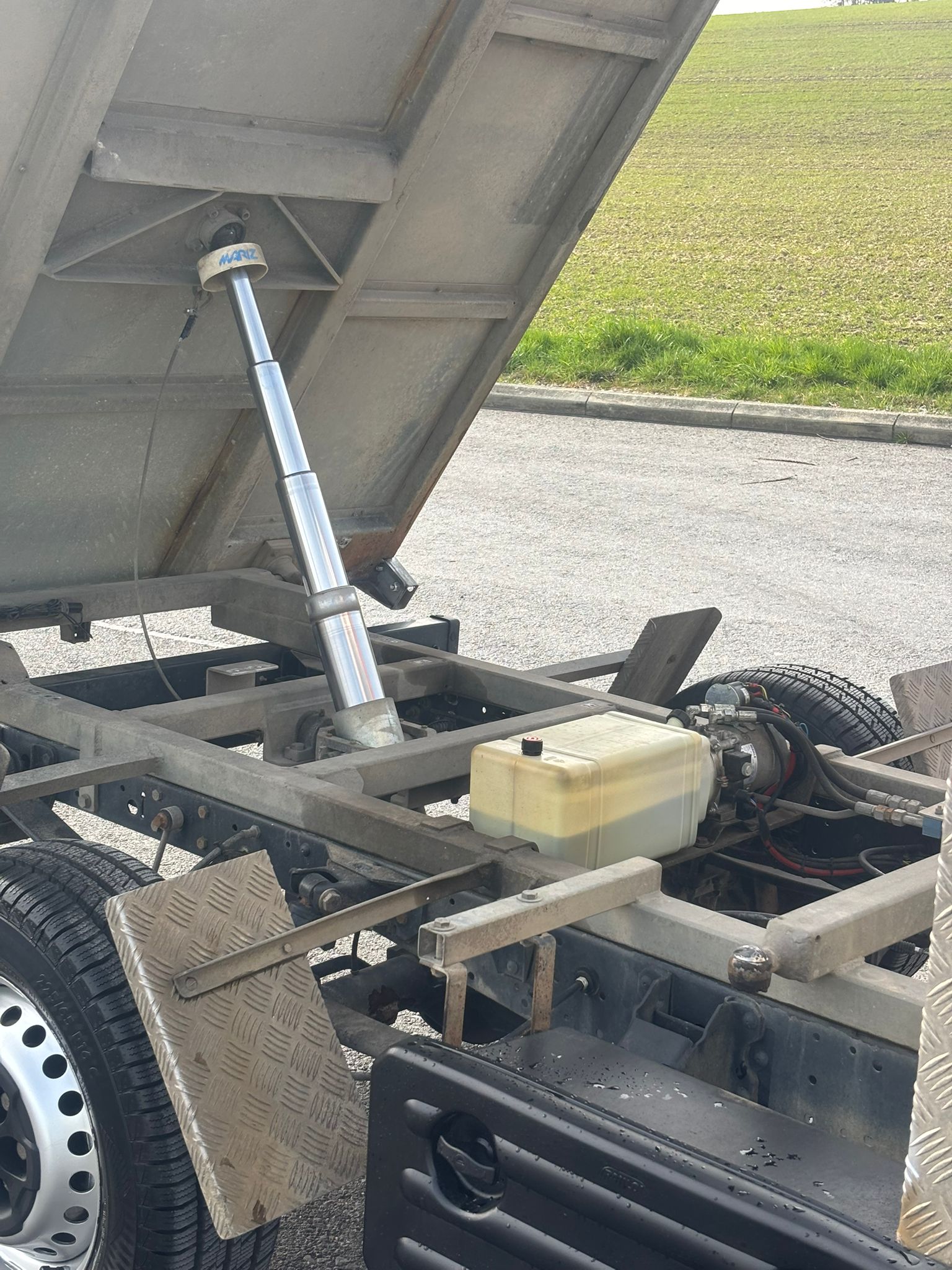 IVECO 35 S 12 A8 pont basculant vertical-image-11