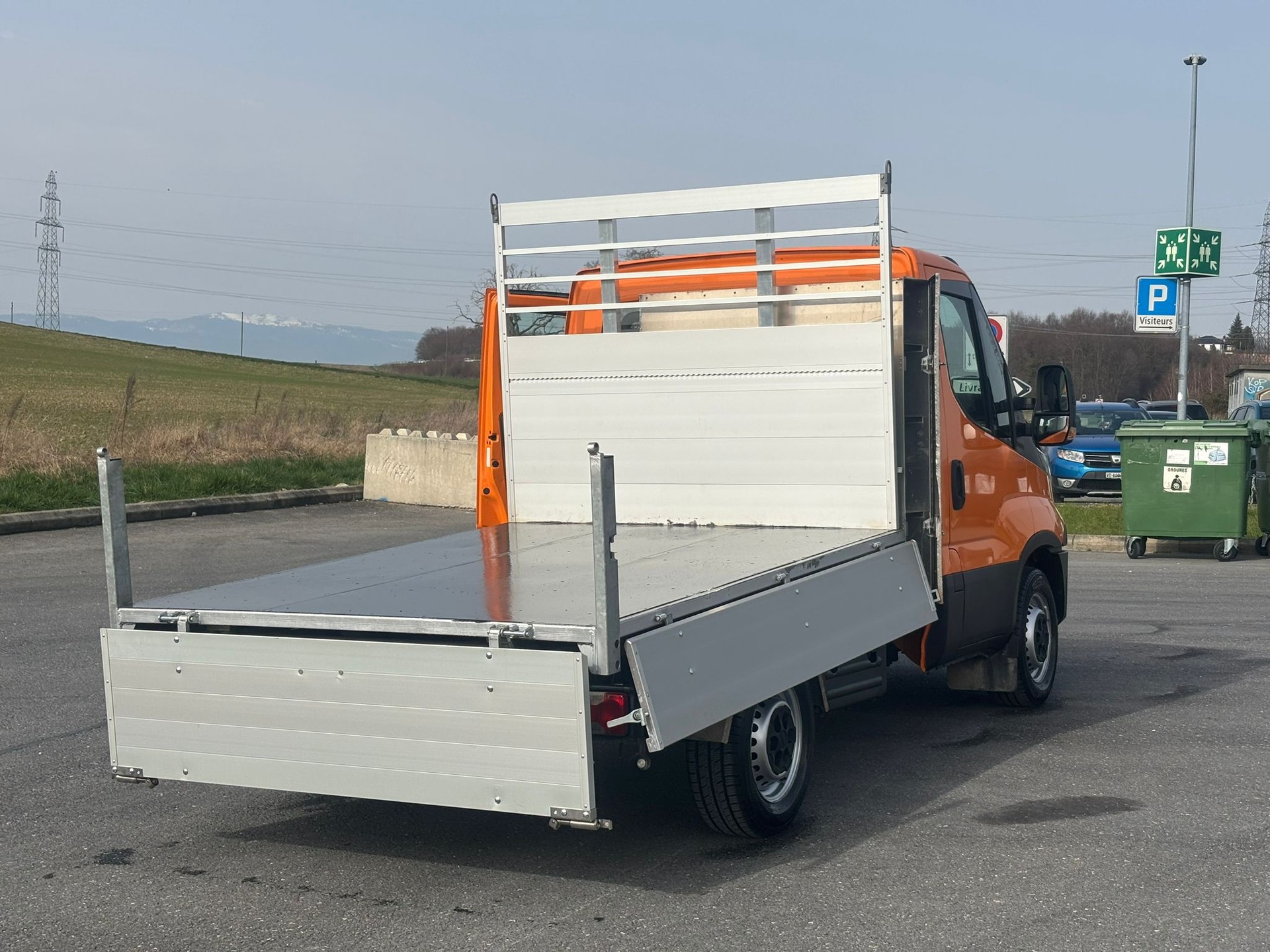 IVECO 35 S 12 A8 pont basculant vertical-image-4