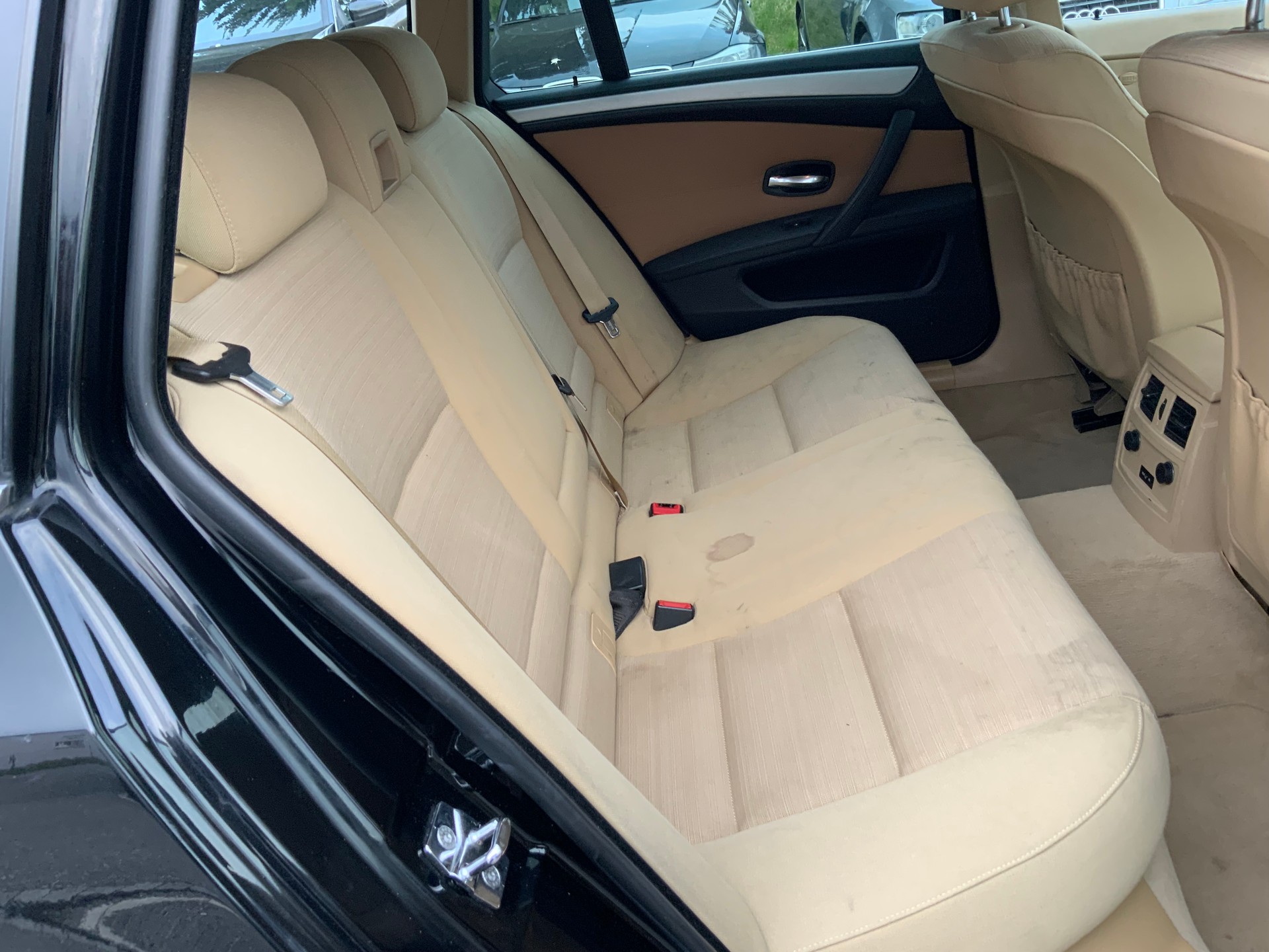 BMW 525xi Touring-image-13