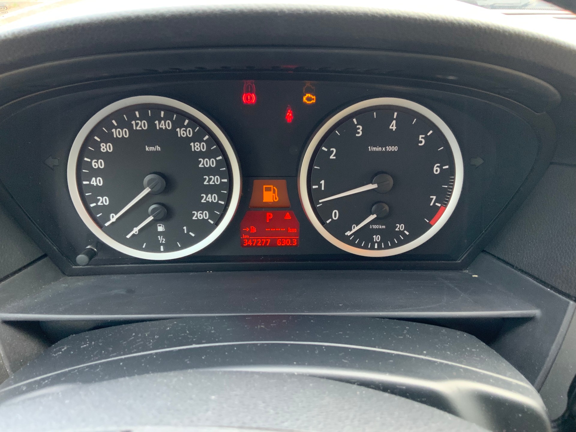 BMW 525xi Touring-image-8