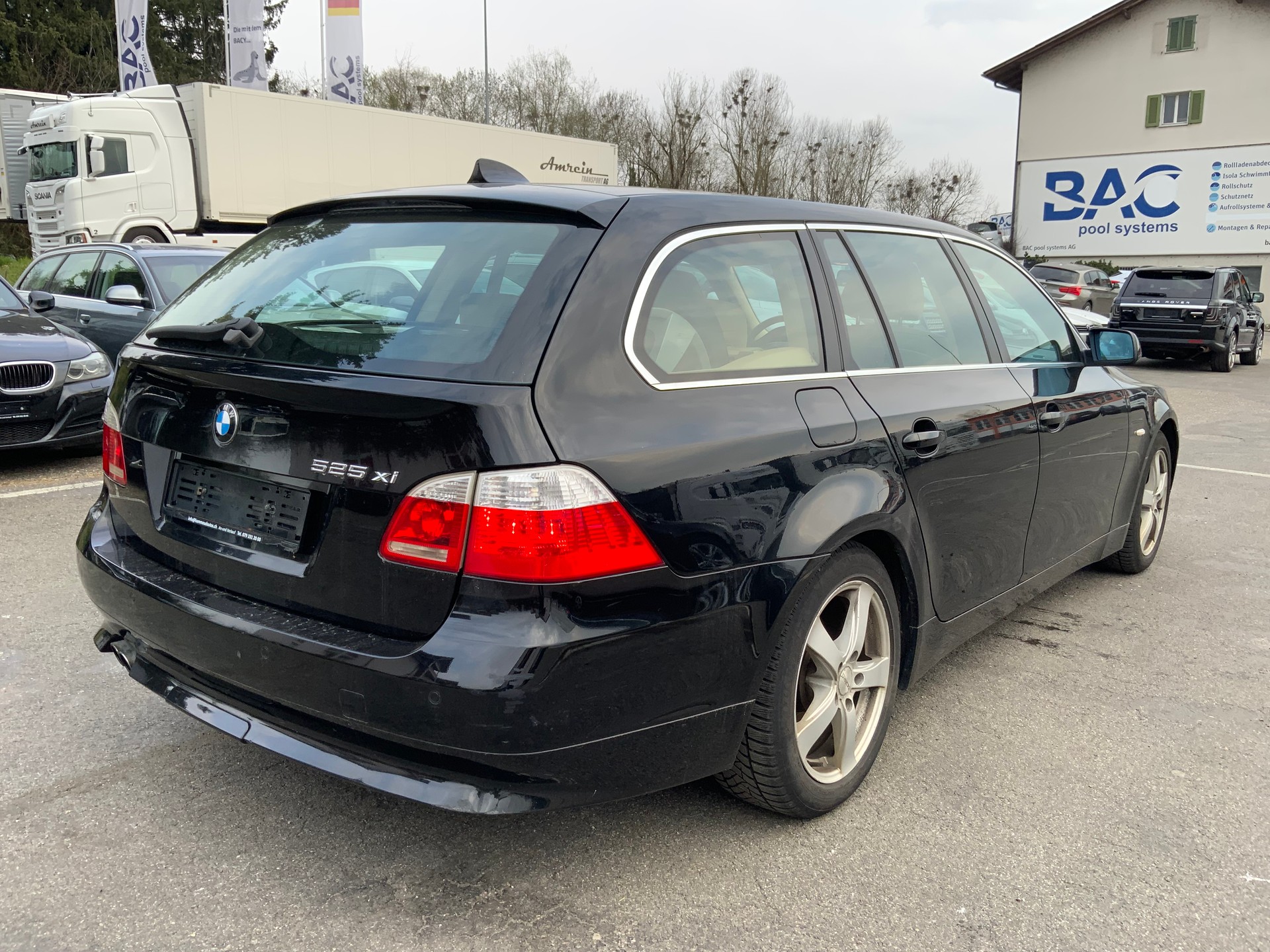 BMW 525xi Touring-image-3