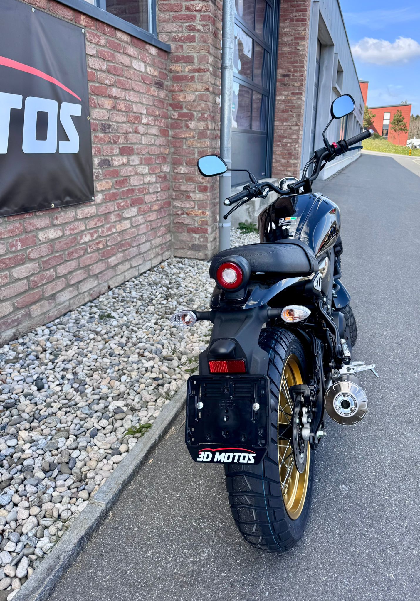 YAMAHA XSR 125 Legacy-image-1