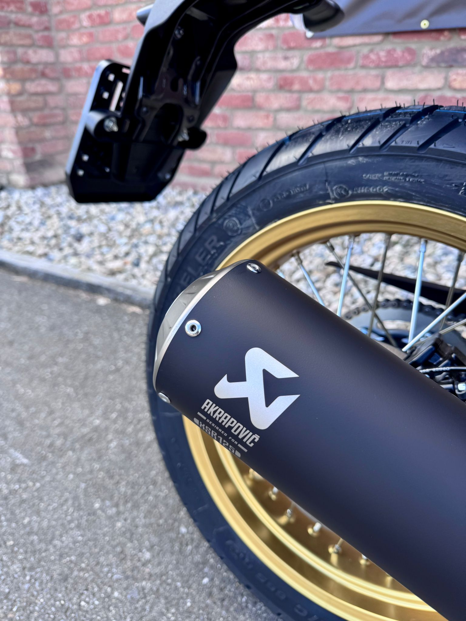 YAMAHA XSR 125 Legacy-image-3