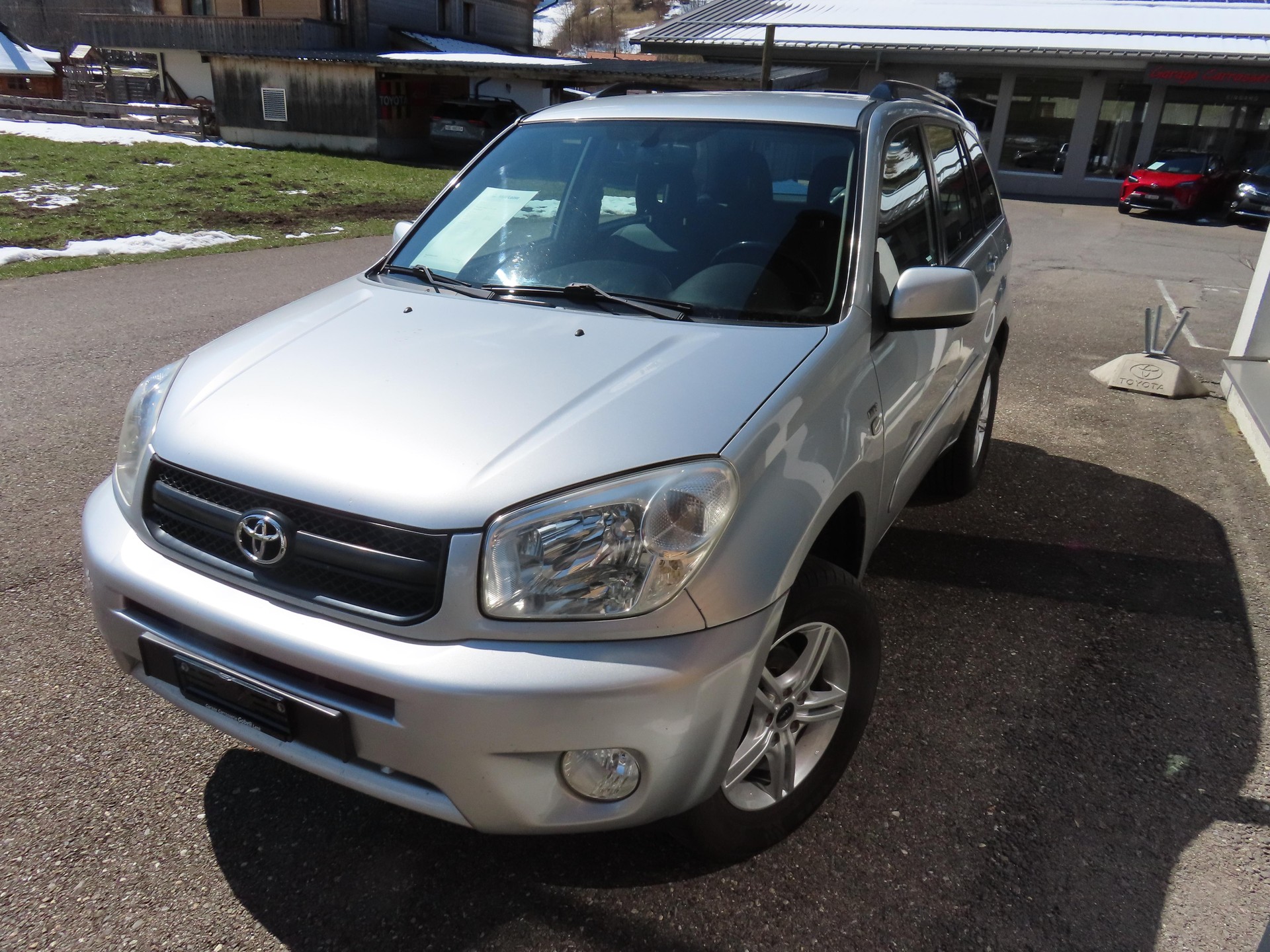TOYOTA RAV4 2.0i-16V Mountain-showroom-element-3