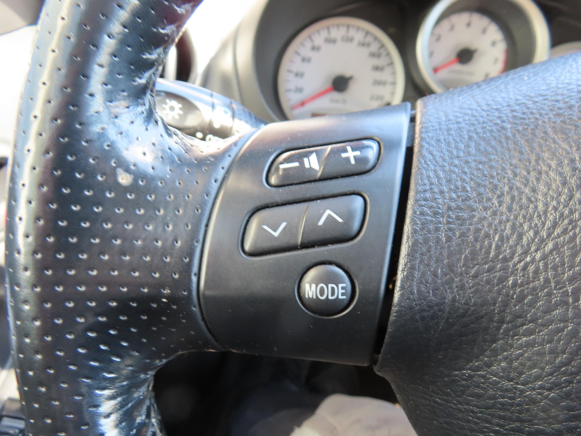 TOYOTA RAV4 2.0i-16V Mountain-image-9
