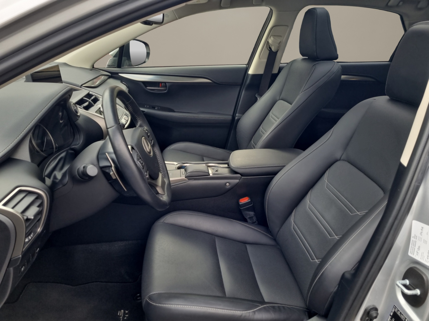 LEXUS NX 300h comfort AWD-image-8