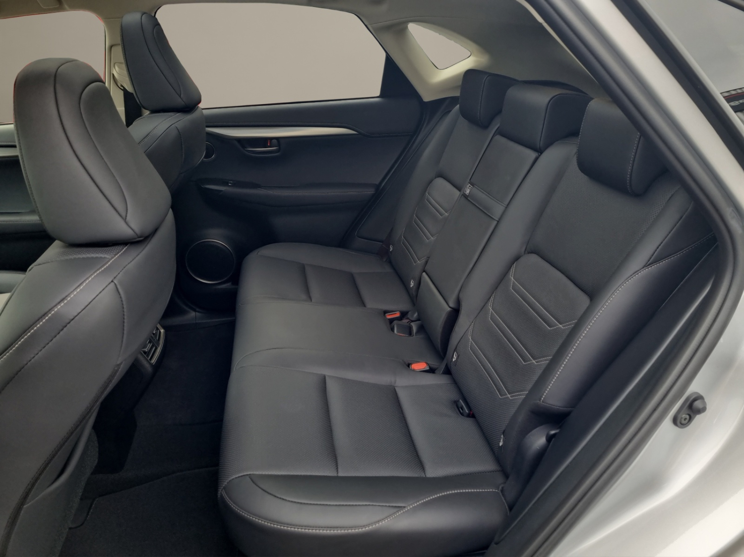 LEXUS NX 300h comfort AWD-image-9