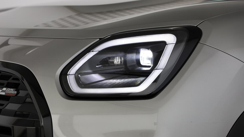 MINI John Cooper Works Countryman ALL4-image-14