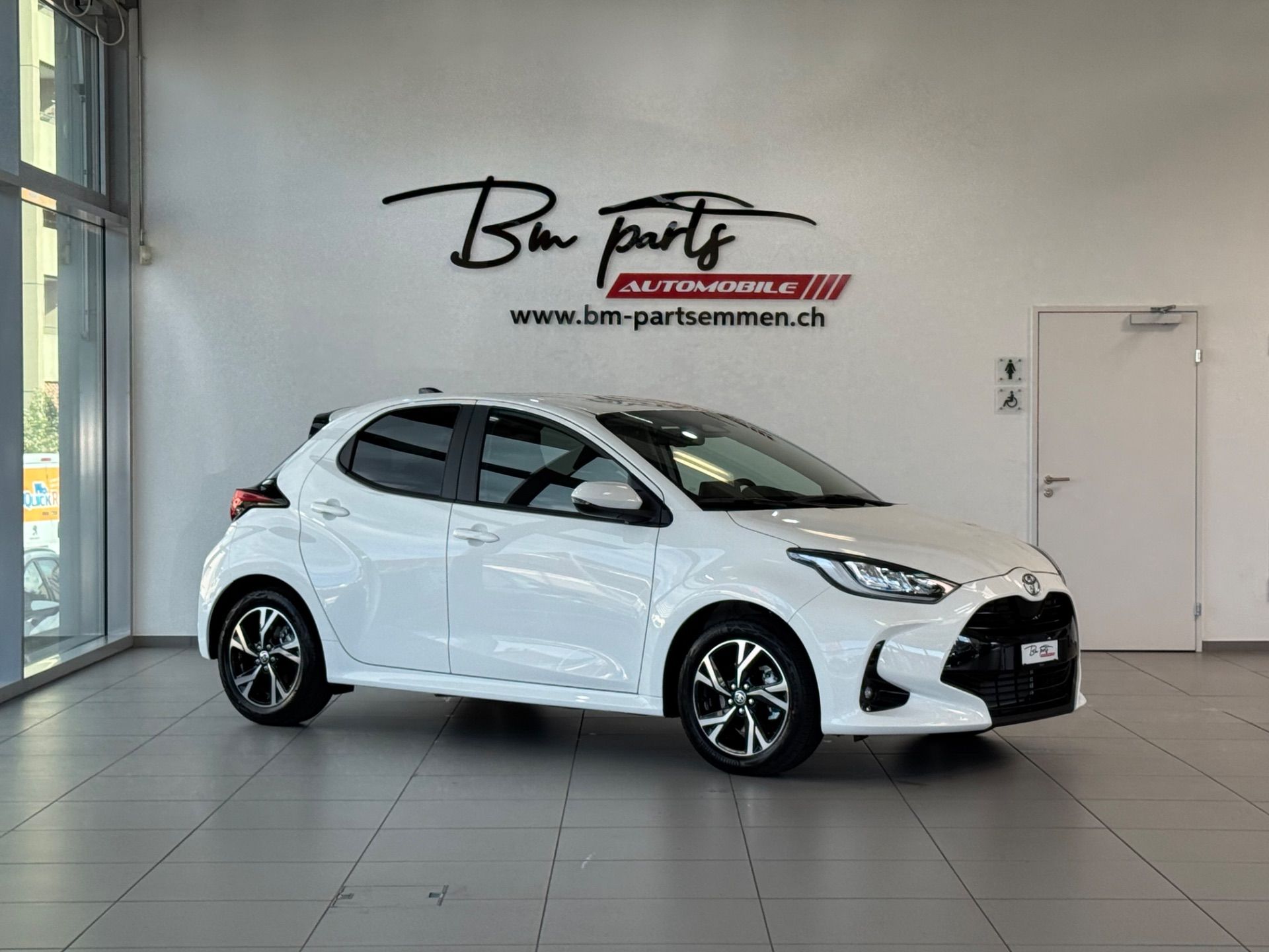 TOYOTA Yaris 1.5 Trend e-CVT