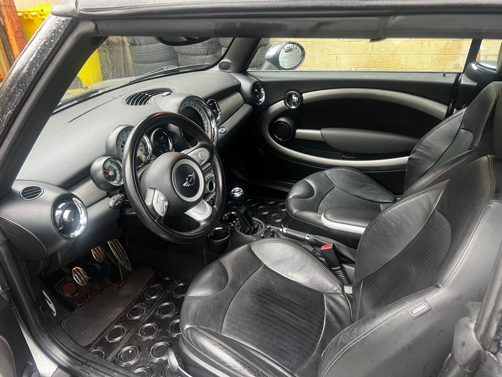 MINI Cooper S Cabriolet-image-4