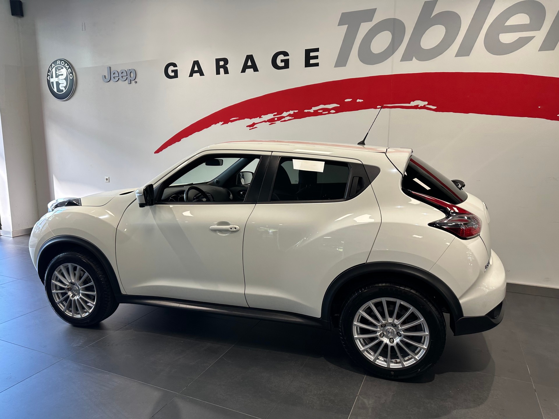 NISSAN Juke 1.6 DIG-T N-Connecta 4x4 Xtronic M-CVT-image-10