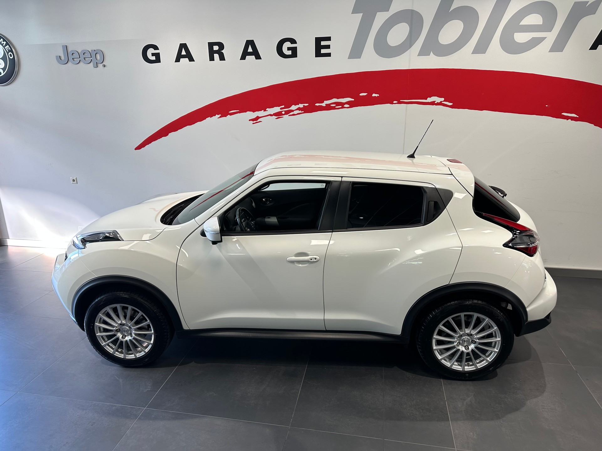NISSAN Juke 1.6 DIG-T N-Connecta 4x4 Xtronic M-CVT-image-19