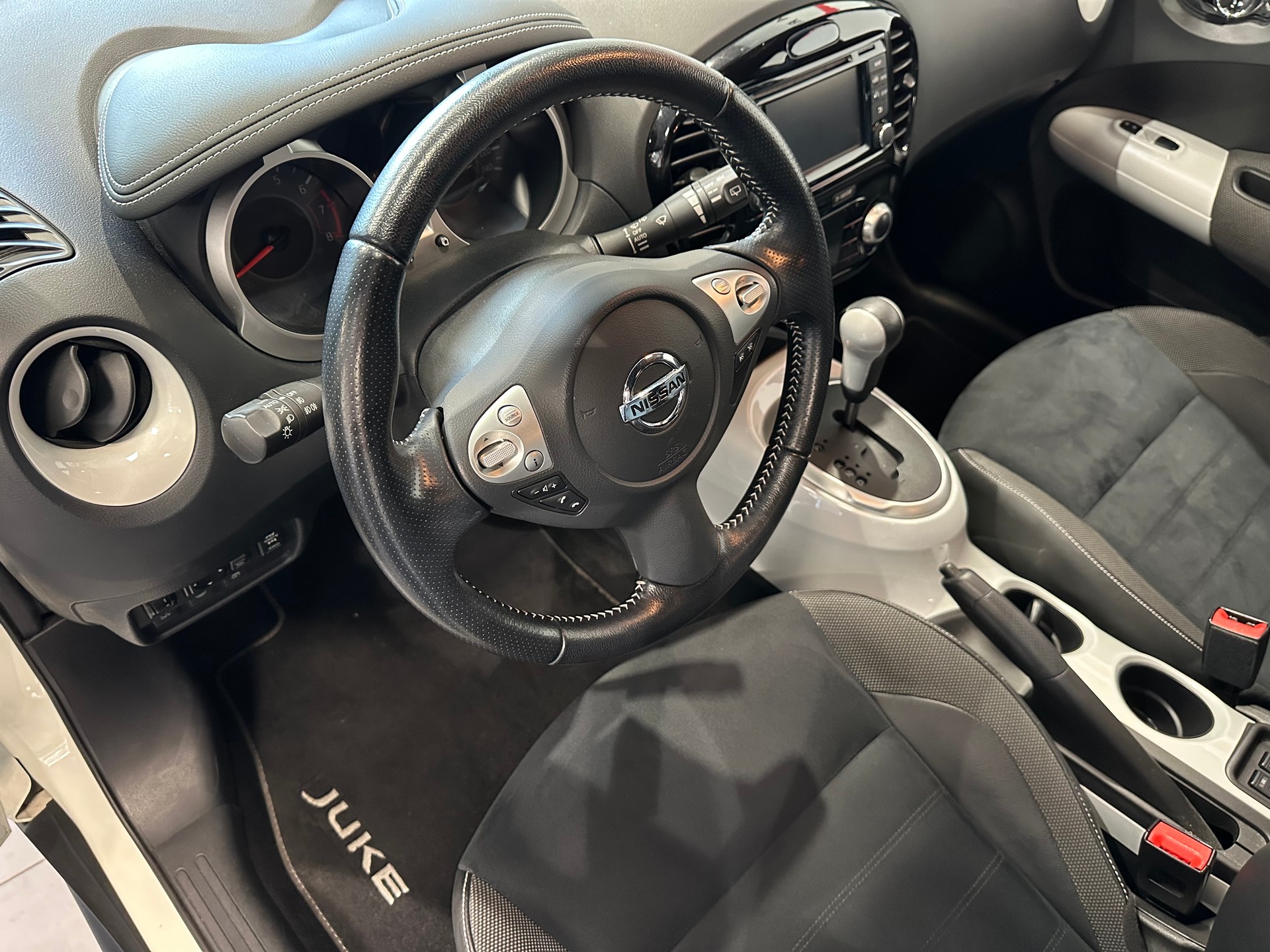 NISSAN Juke 1.6 DIG-T N-Connecta 4x4 Xtronic M-CVT-image-25