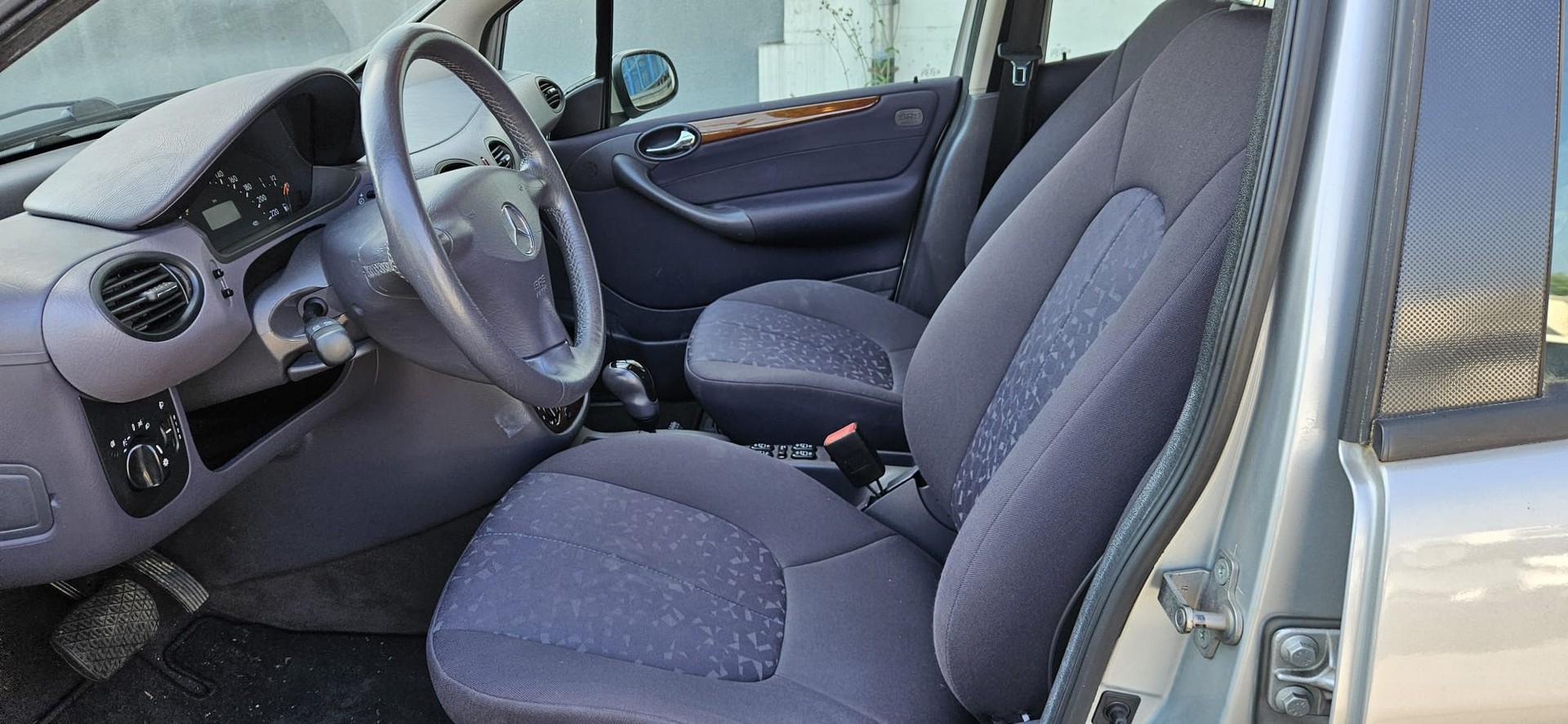MERCEDES-BENZ A 160 Elégance-image-8