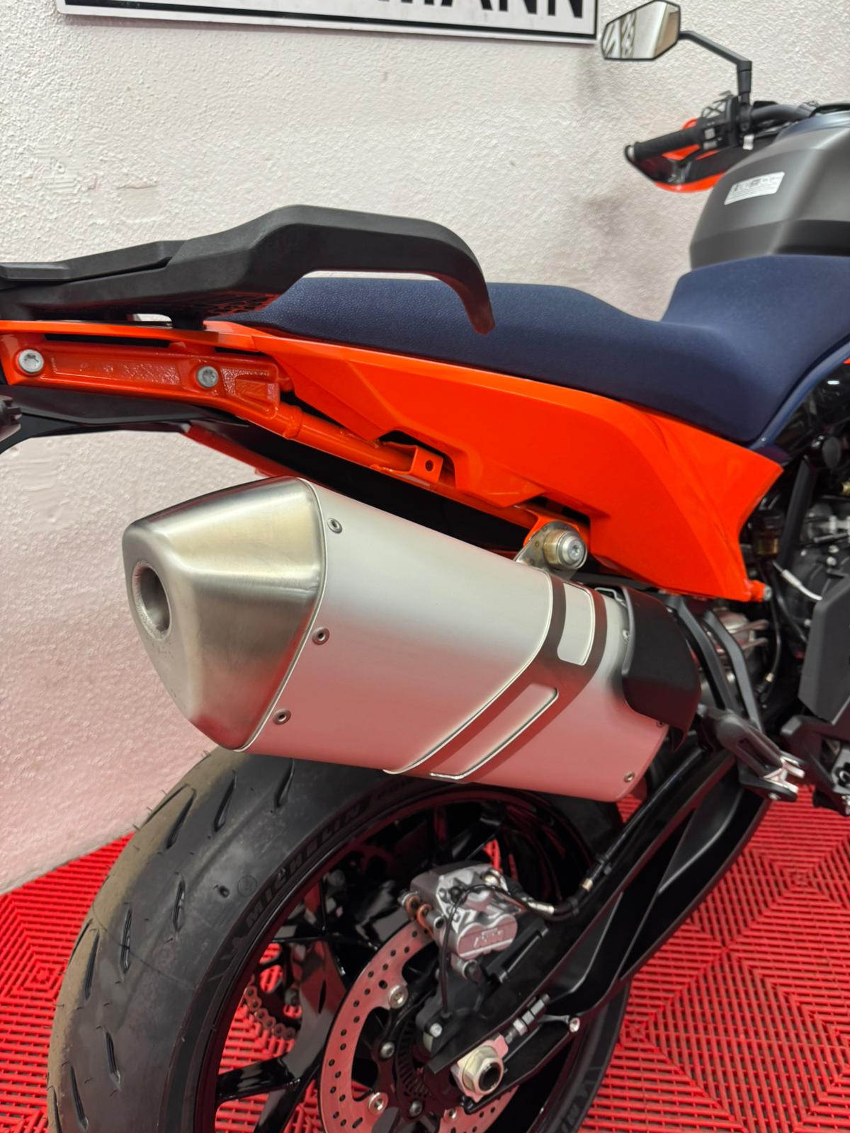 KTM 890 SMT-image-5