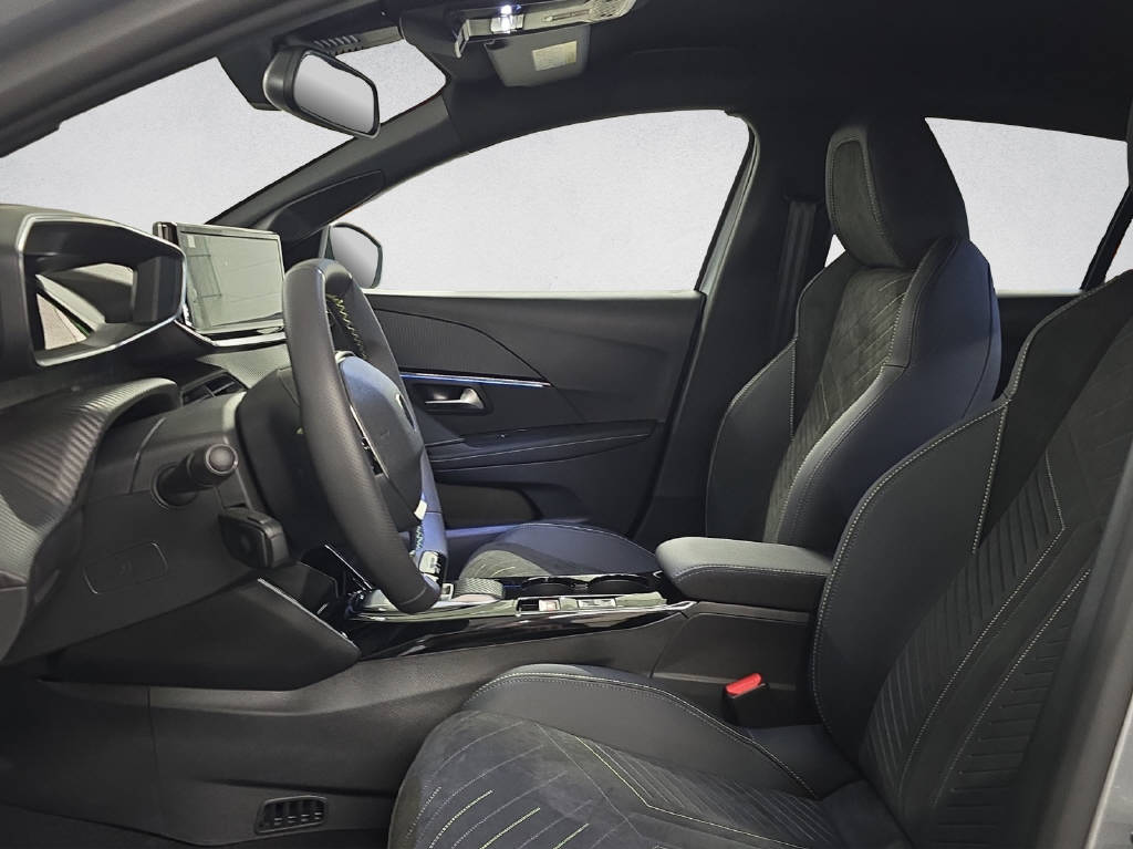 PEUGEOT 208 1.2 Hybrid 145 GT-image-9