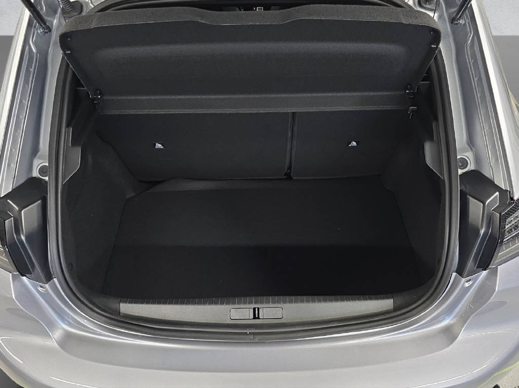 PEUGEOT 208 1.2 Hybrid 145 GT-image-7