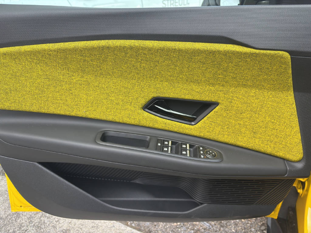 RENAULT R5 E-Tech Comfort Range iconic-image-8