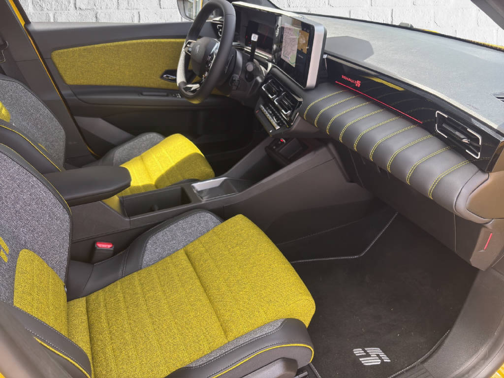 RENAULT R5 E-Tech Comfort Range iconic-image-6