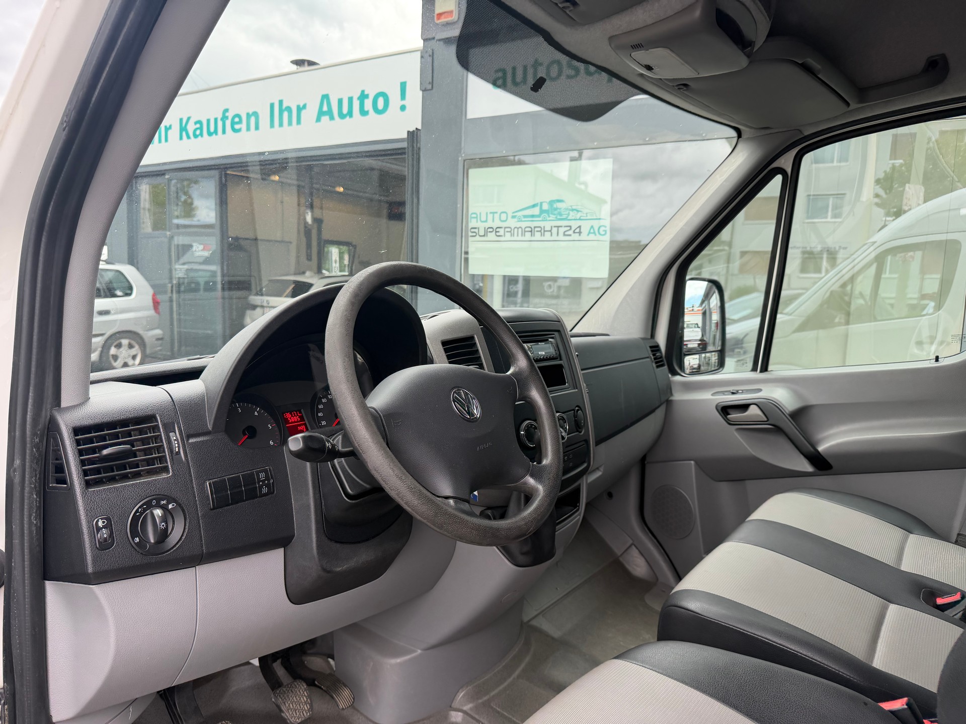 VW Crafter 35 2.0 TDI CR-image-13