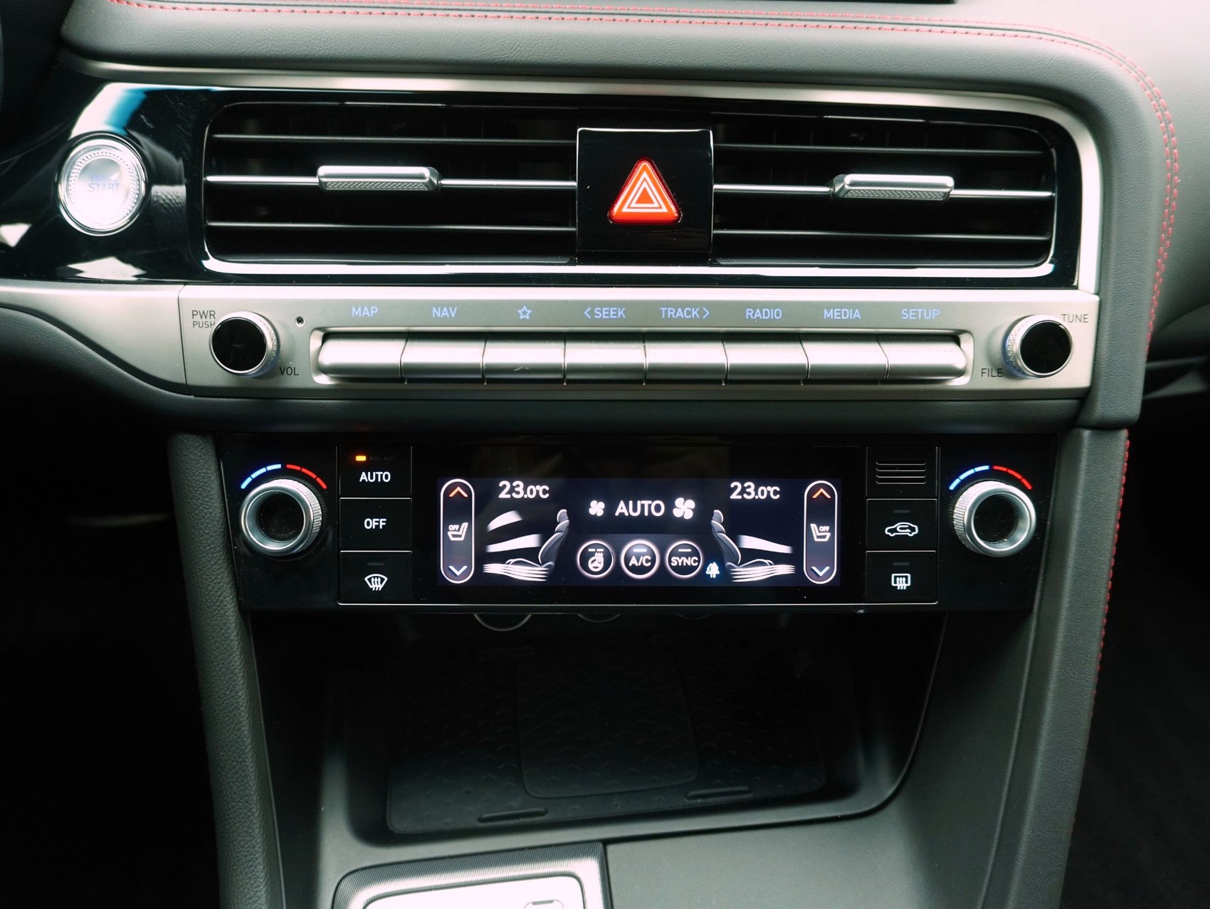 GENESIS G70 Shooting Brake 2.0T Sport AWD-image-13