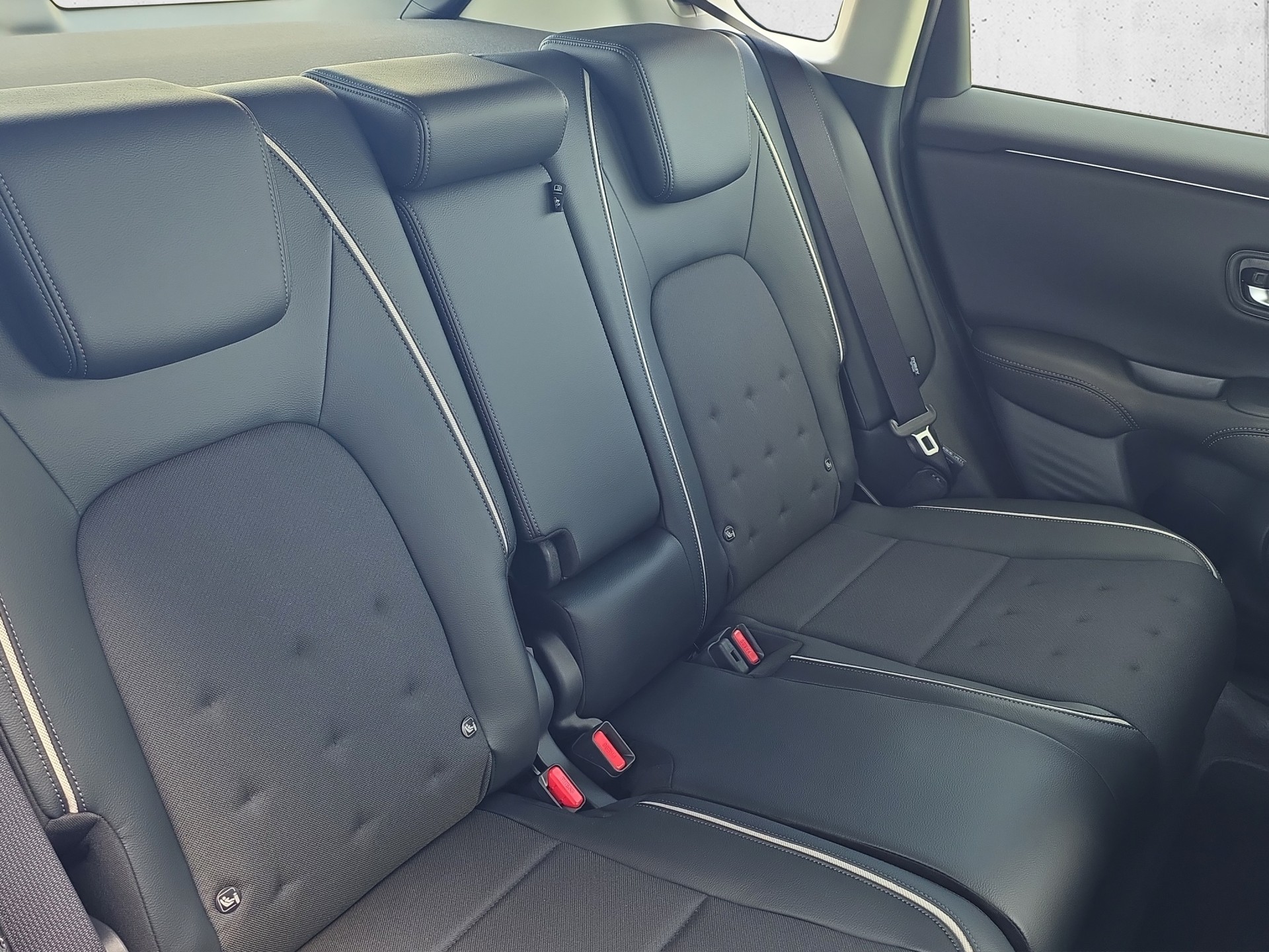 HONDA ZR-V 2.0 i-MMD Sport-image-17
