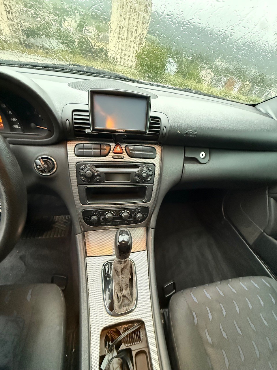 MERCEDES-BENZ C 220 CDI-image-12