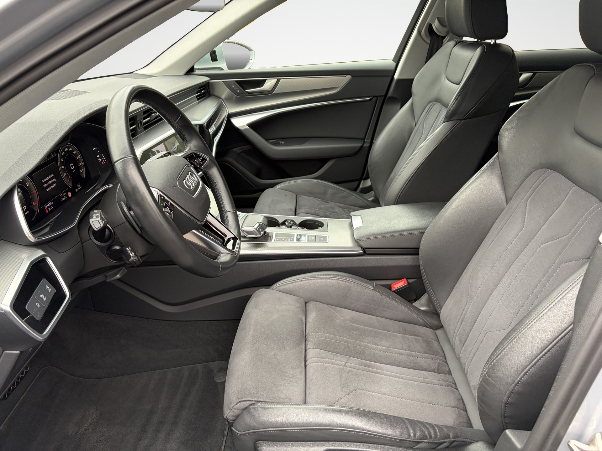AUDI A6 Avant 45 TFSI Sport S-tronic quattro-image-11