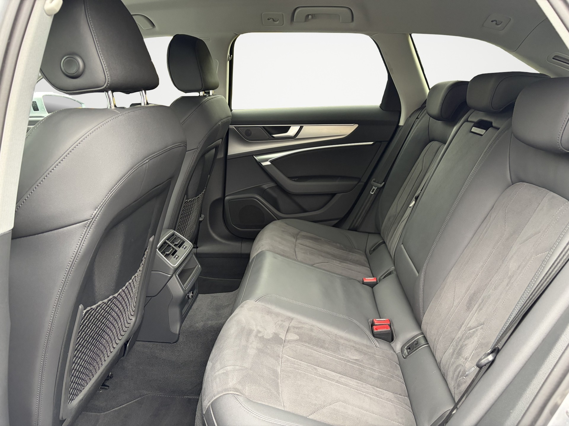 AUDI A6 Avant 45 TFSI Sport S-tronic quattro-image-14