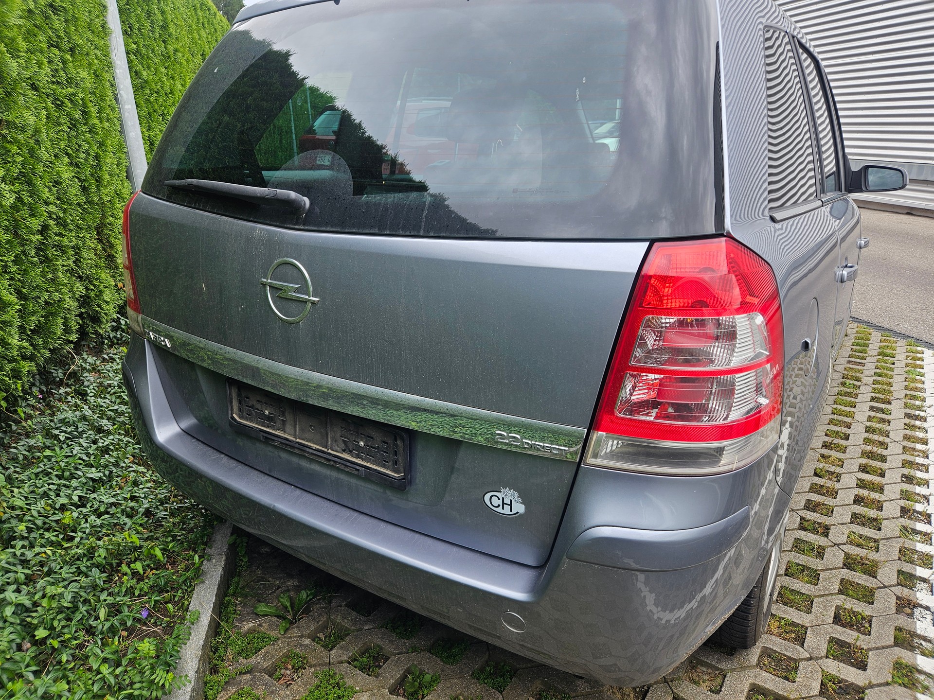 OPEL Zafira 2.2i 16V Cosmo-image-1