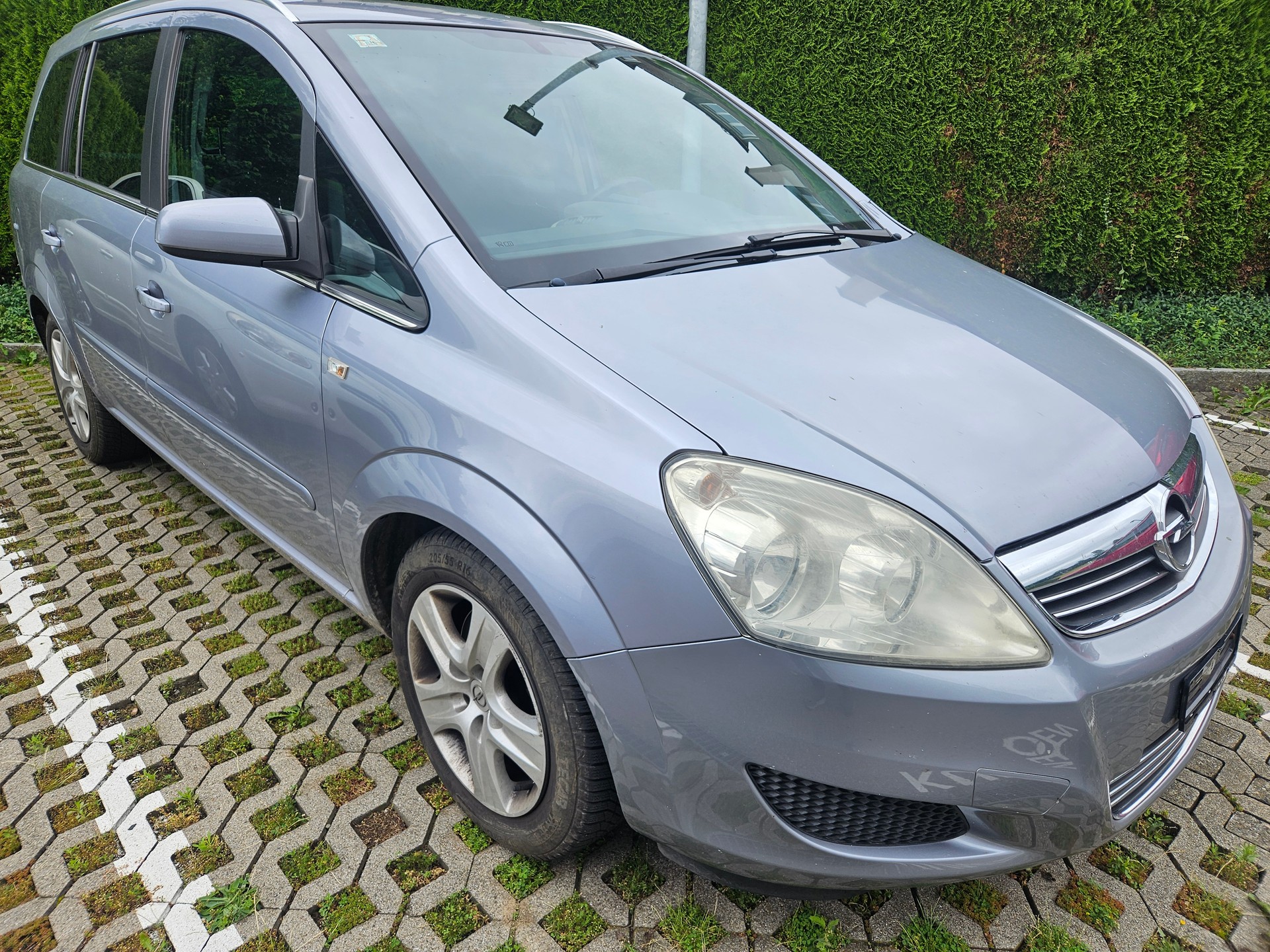 OPEL Zafira 2.2i 16V Cosmo
