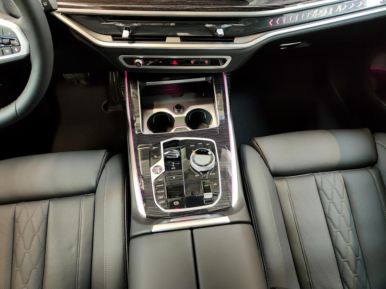 BMW X7 40d xDrive SAG-image-12