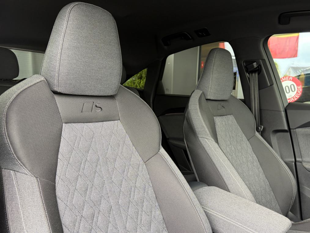 AUDI Q5 Sportback TDi quattro S line *Edition One*-image-10