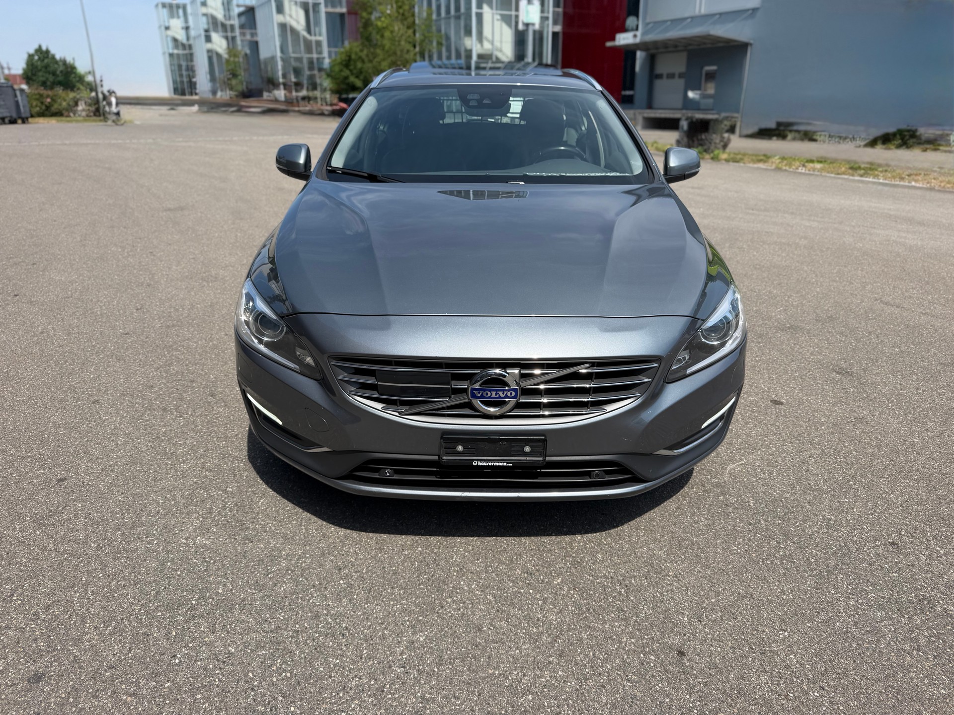 VOLVO V60 D6 AWD Plug-in Hybrid Momentum Geartronic-showroom-element-1