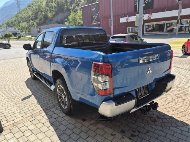 MITSUBISHI L 200 2.2 Diamond Double Cab Automat-image-4