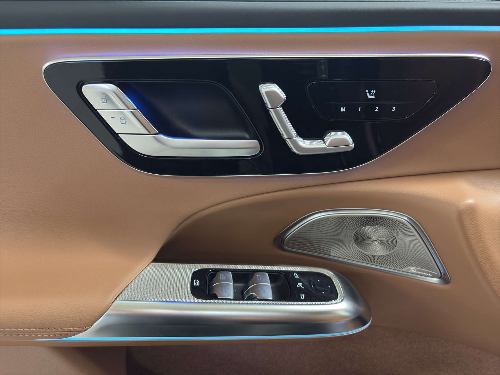 MERCEDES-BENZ E 220 d 4M Berline-image-12