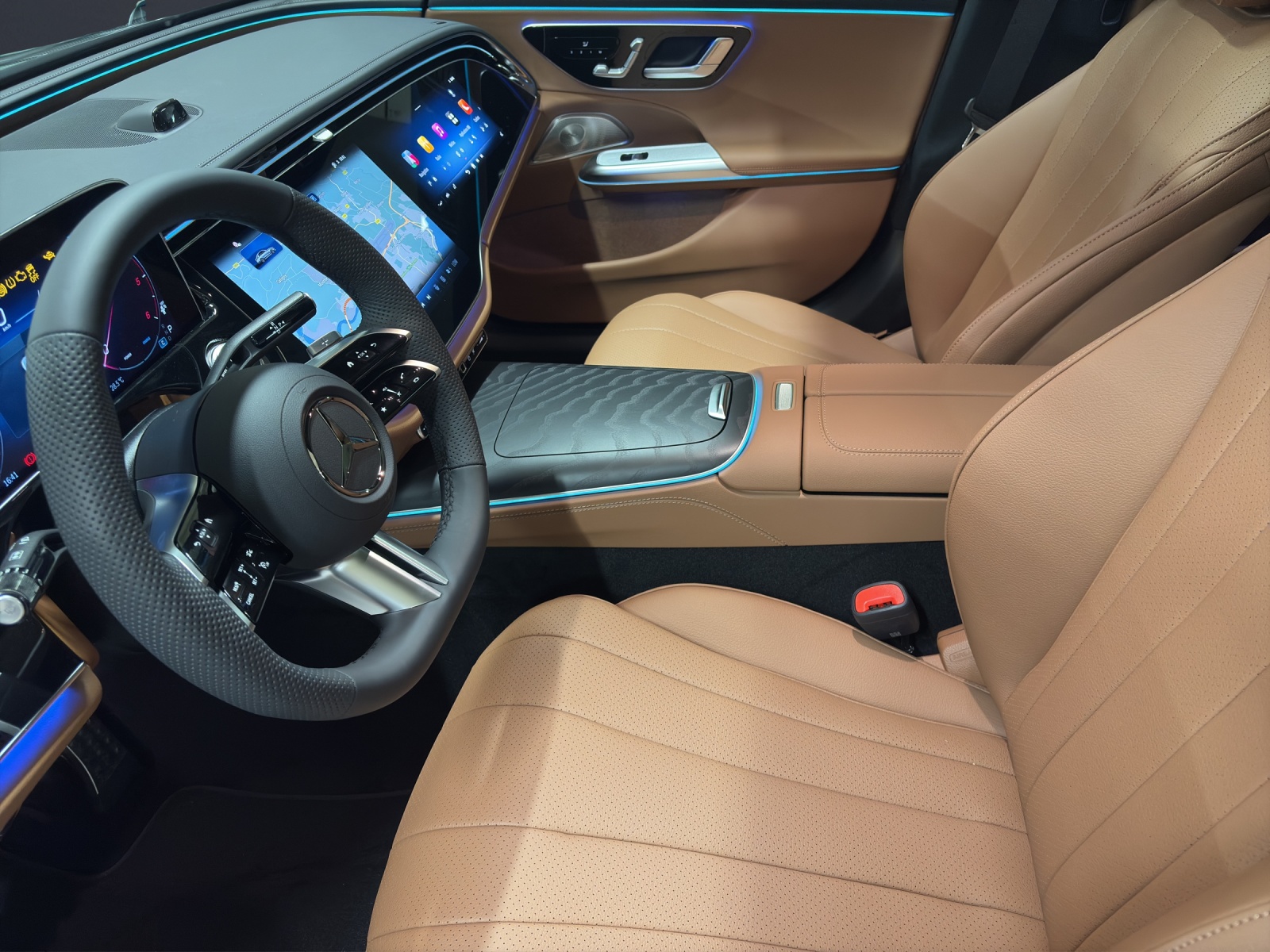 MERCEDES-BENZ E 220 d 4M Berline-image-8