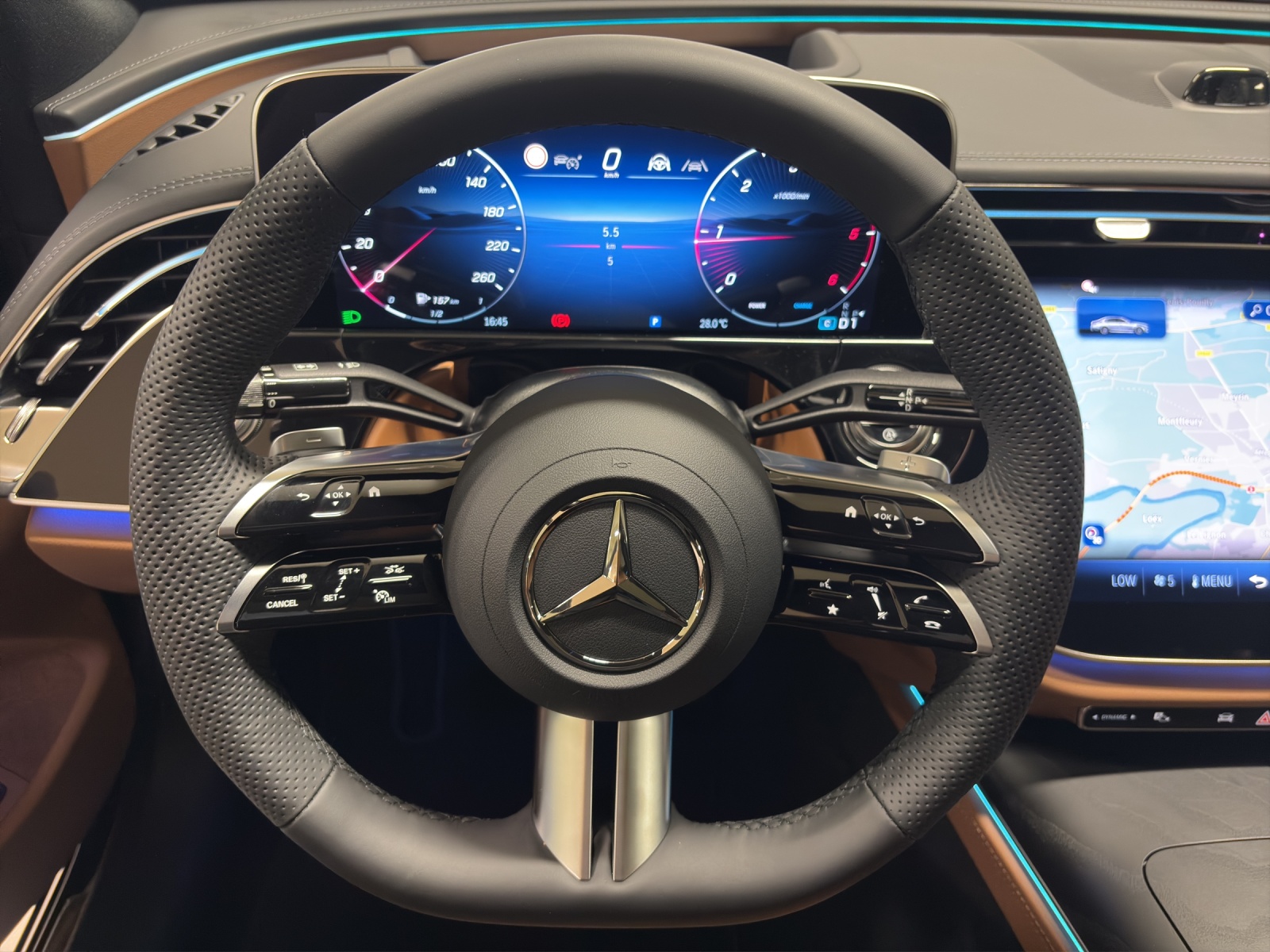 MERCEDES-BENZ E 220 d 4M Berline-image-6