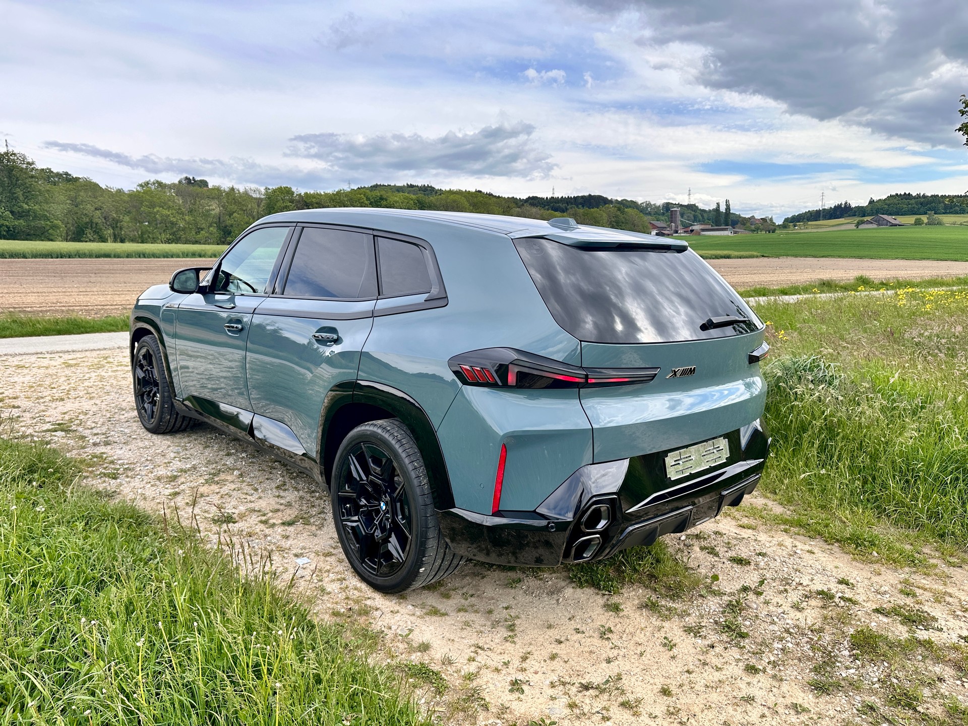 BMW XM xDrive PHEV Steptronic-image-5