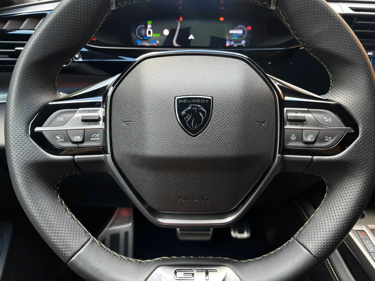 PEUGEOT 408 GT-image-17